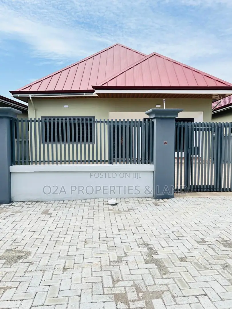3bdrm House in Tema Community 25, Sakumono for sale