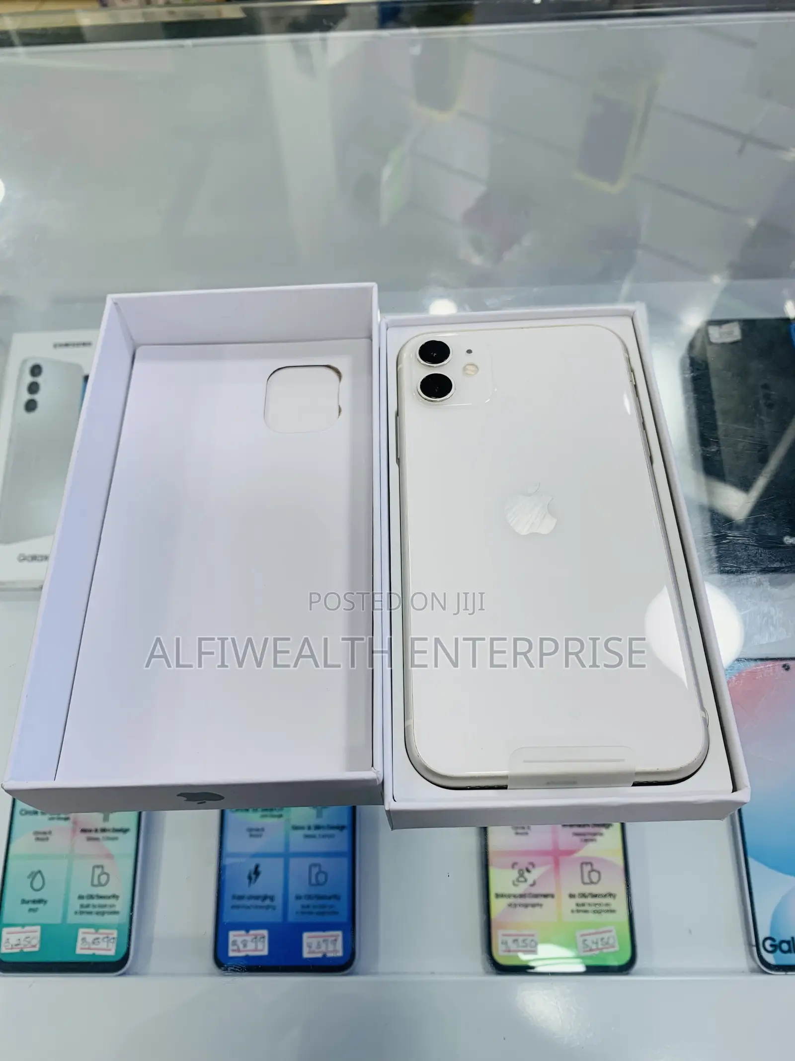 Apple iPhone 11 64 GB Silver