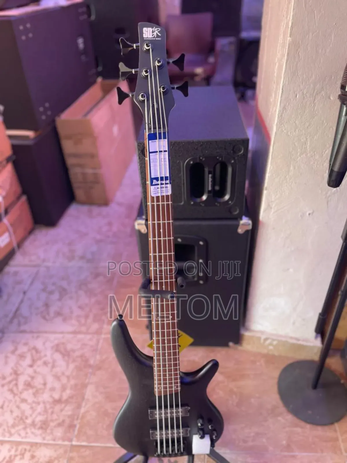 Soundgear By Ibanez All Black Active 5strings Bass Guitar