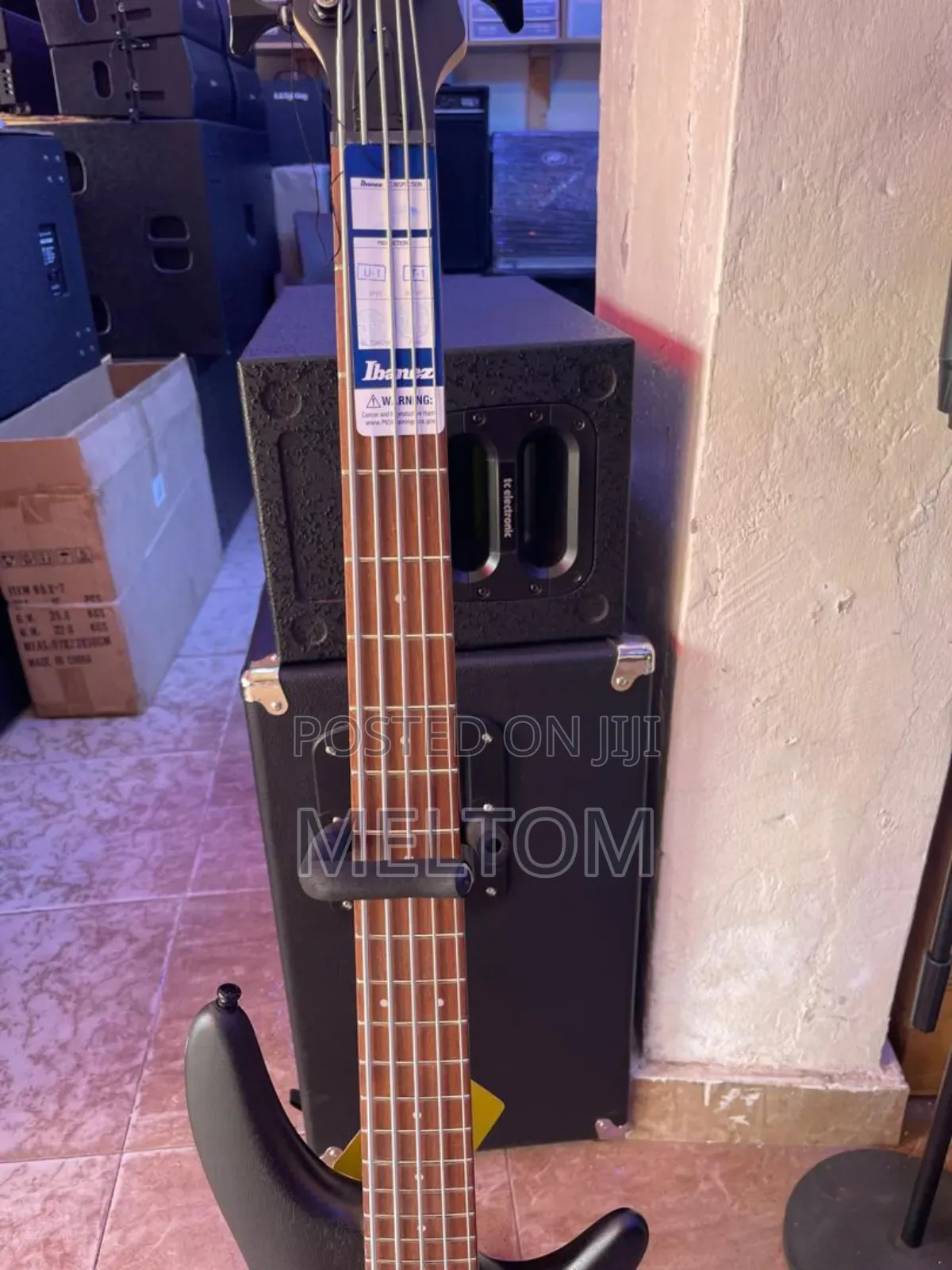 Soundgear By Ibanez All Black Active 5strings Bass Guitar