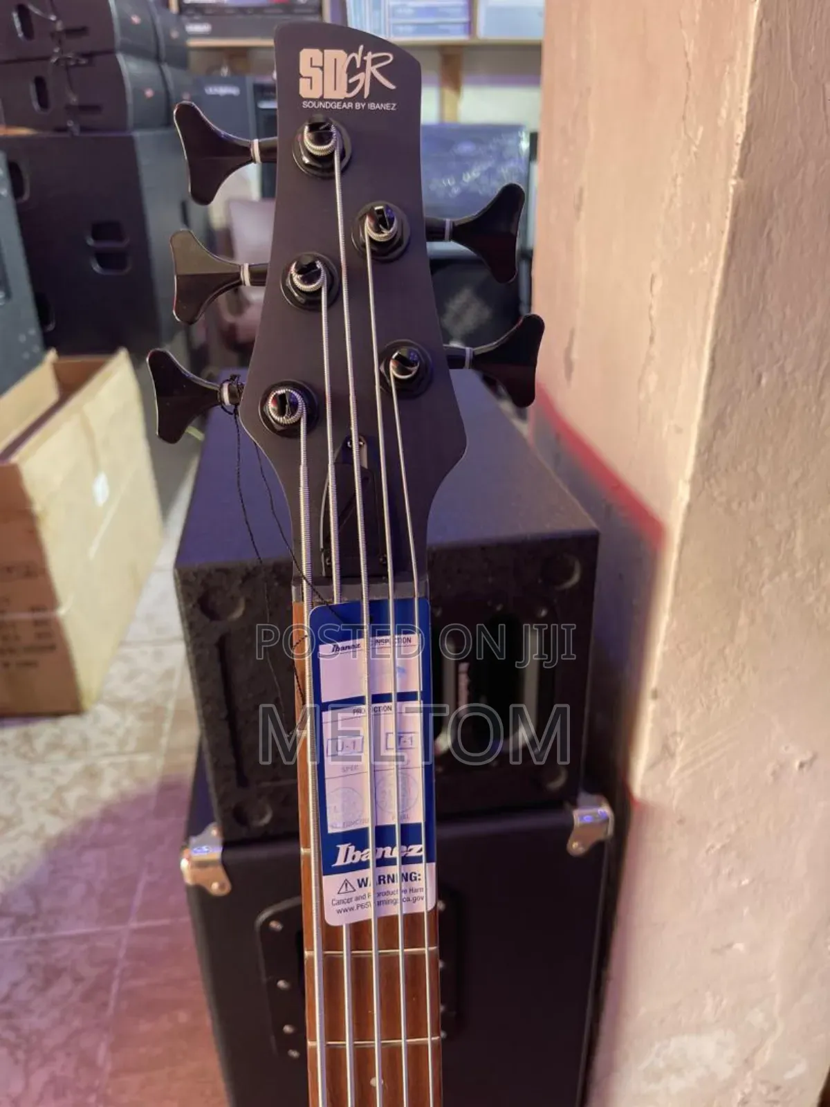 Soundgear By Ibanez All Black Active 5strings Bass Guitar