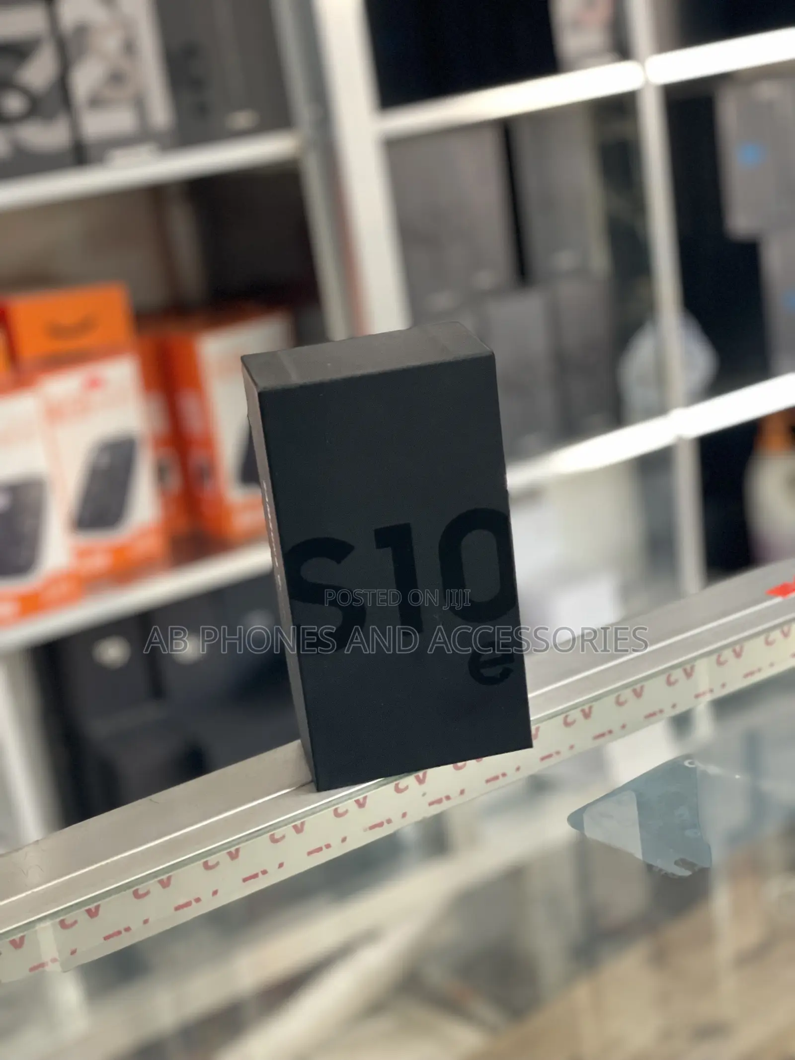 New Samsung Galaxy S10e 128 GB White