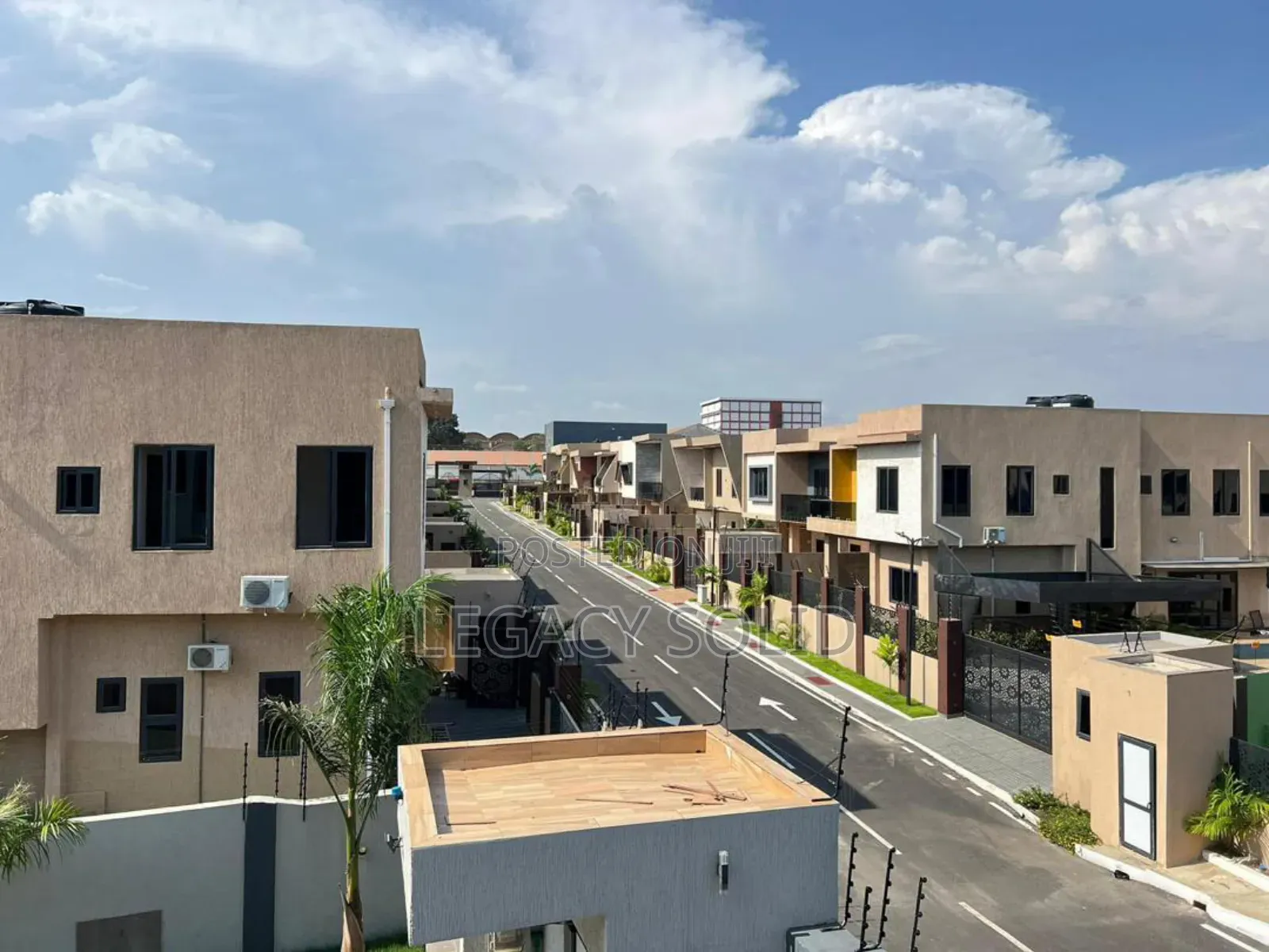 5bdrm House in ๐ป๐๐๐๐๐ข ๐๐๐๐๐ ๐๐๐๐, Airport Residential Area for rent