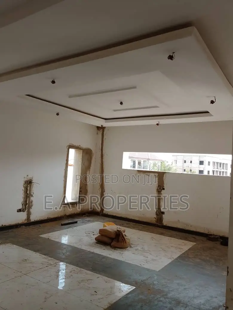 5bdrm House in E A Properties, Frafraha for sale