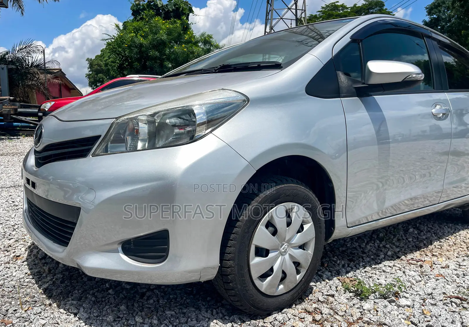 Toyota Vitz 1.3 AWD 3dr 2012 Silver