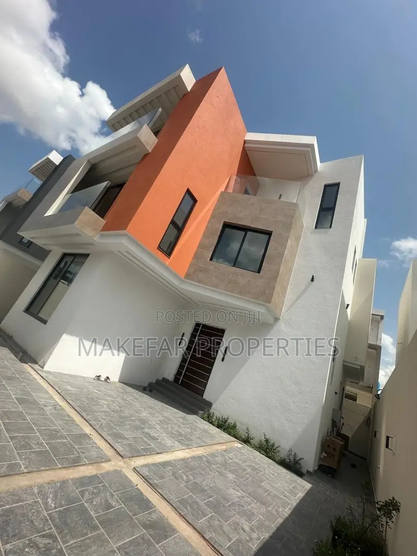 4bdrm House in Dzorwulu for sale