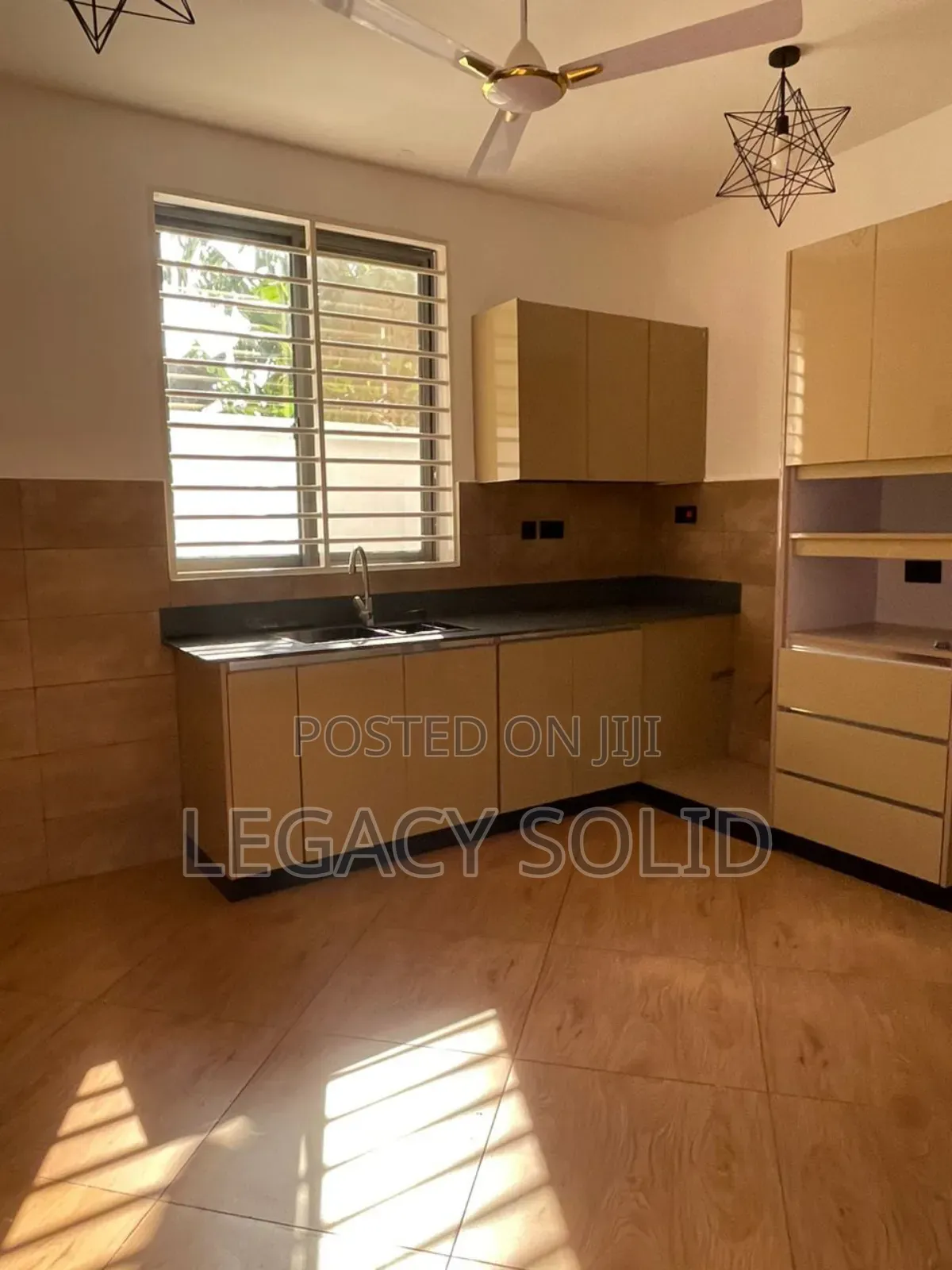 Mini Flat in 𝙻𝚎𝚐𝚊𝚌𝚢 𝚜𝚘𝚕𝚒𝚍 𝚛𝚎𝚊𝚕, Spintex for rent