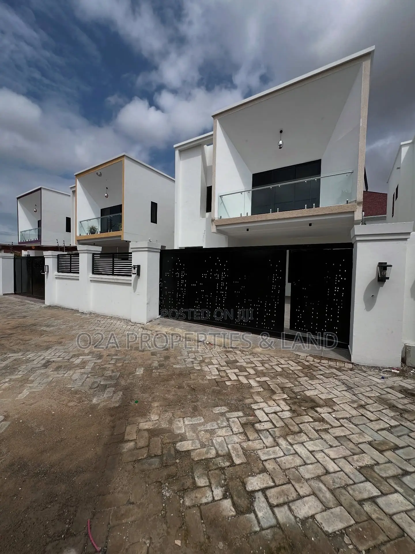 3bdrm House in Spintex, Baatsona Total for sale
