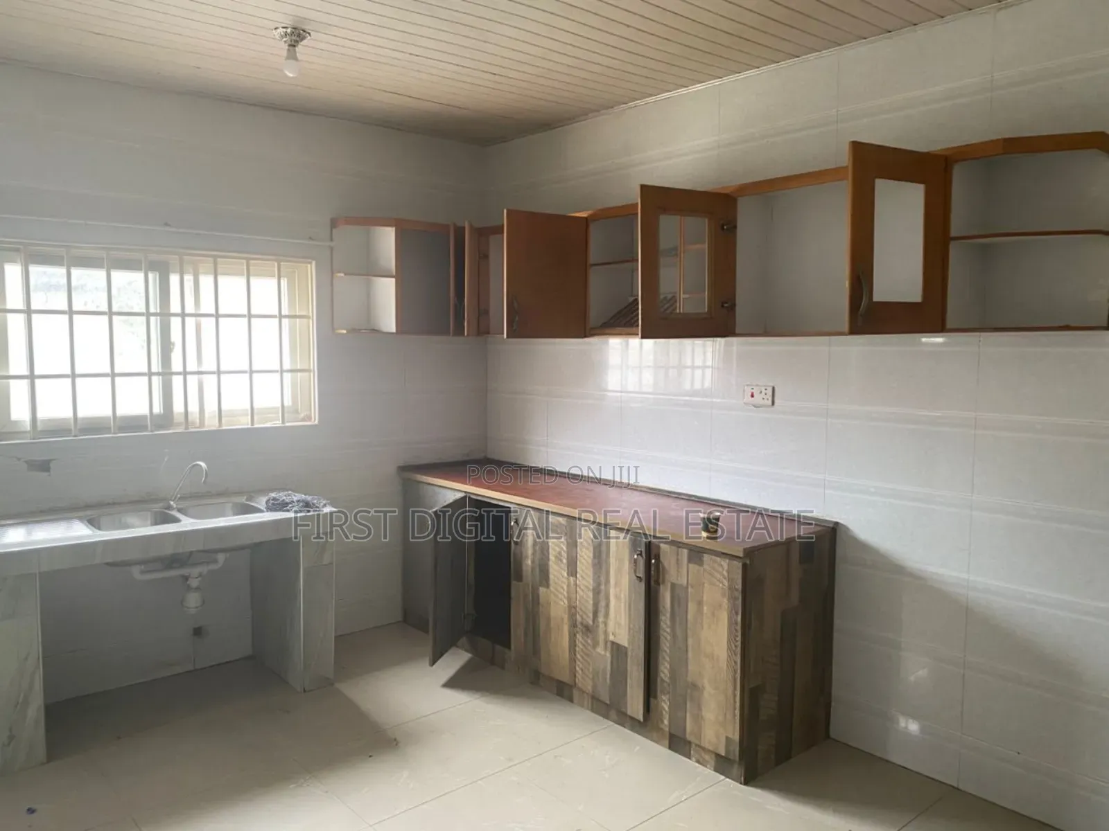 3 Bedroom Self Compound at Broadcasting for Rent