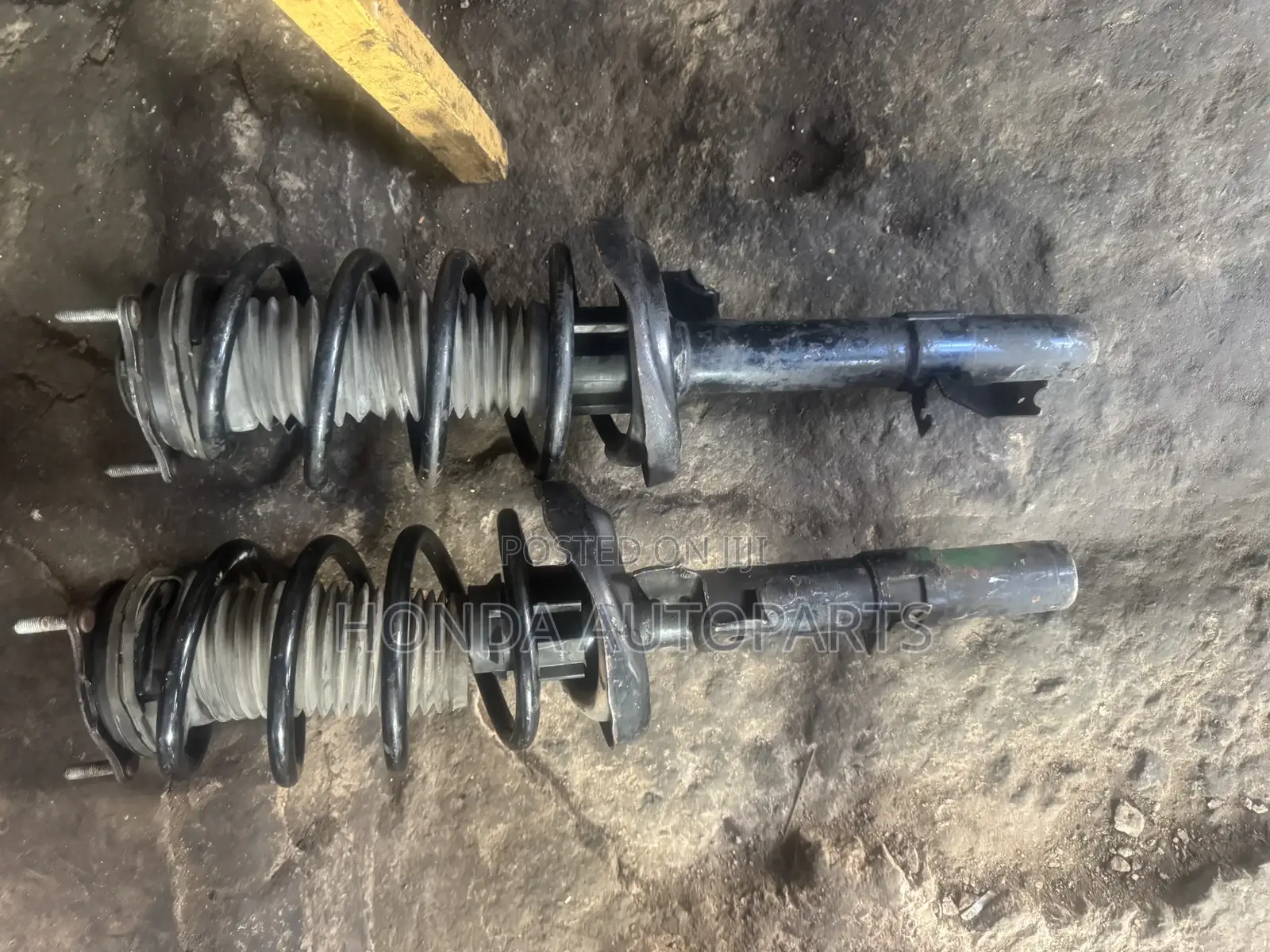 Honda Pilot 2018 Front Shocks.