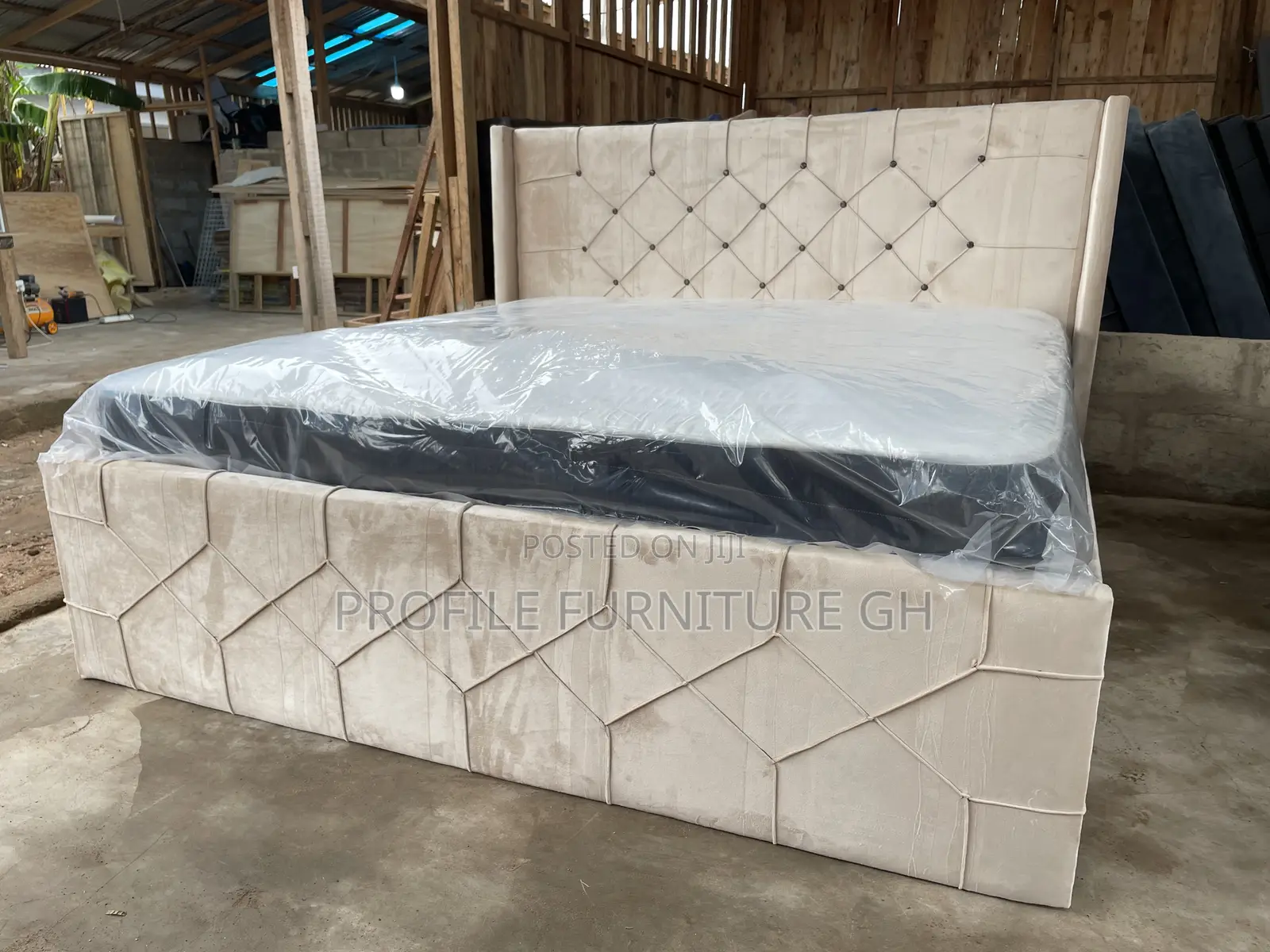 Queen Size 72x75 Bedframe With Mattress// Durable And Luxurious
