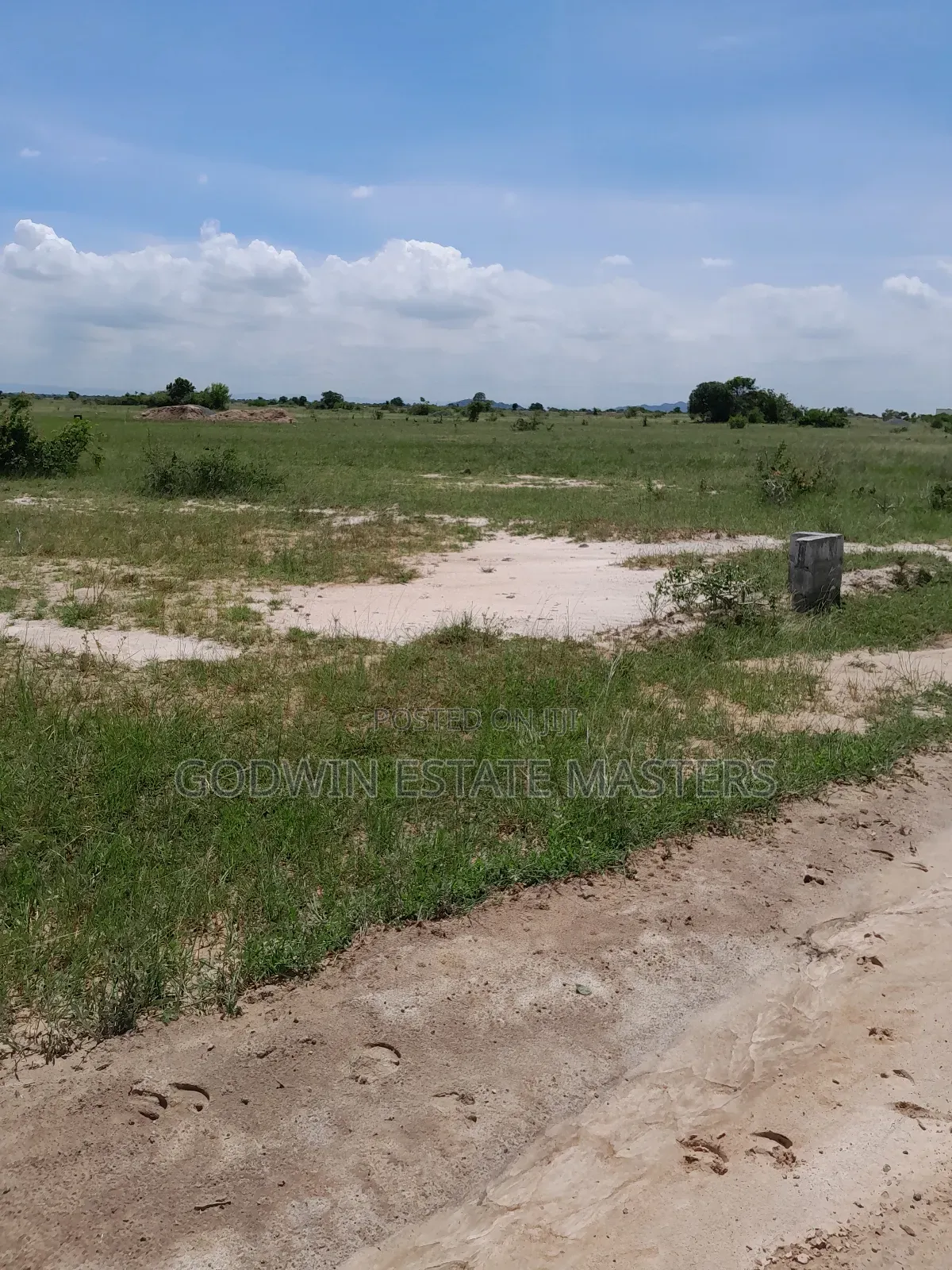 Beautiful Serene Loving Estate Land