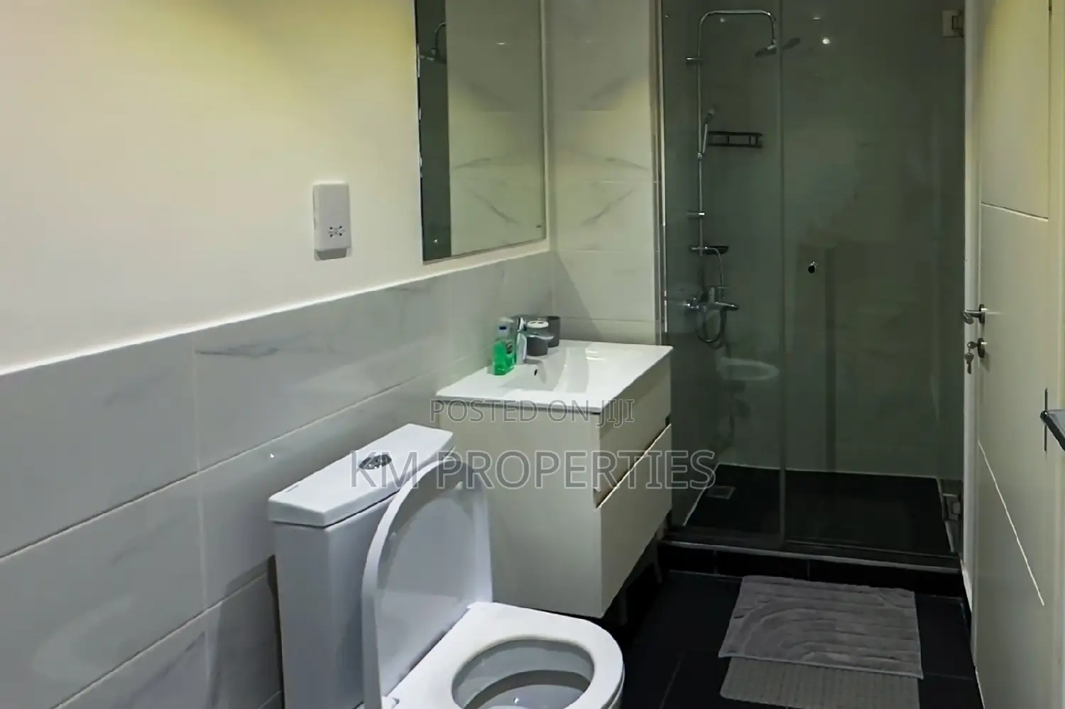 2-Beds Airbnb Apartment at Embassy Gardens