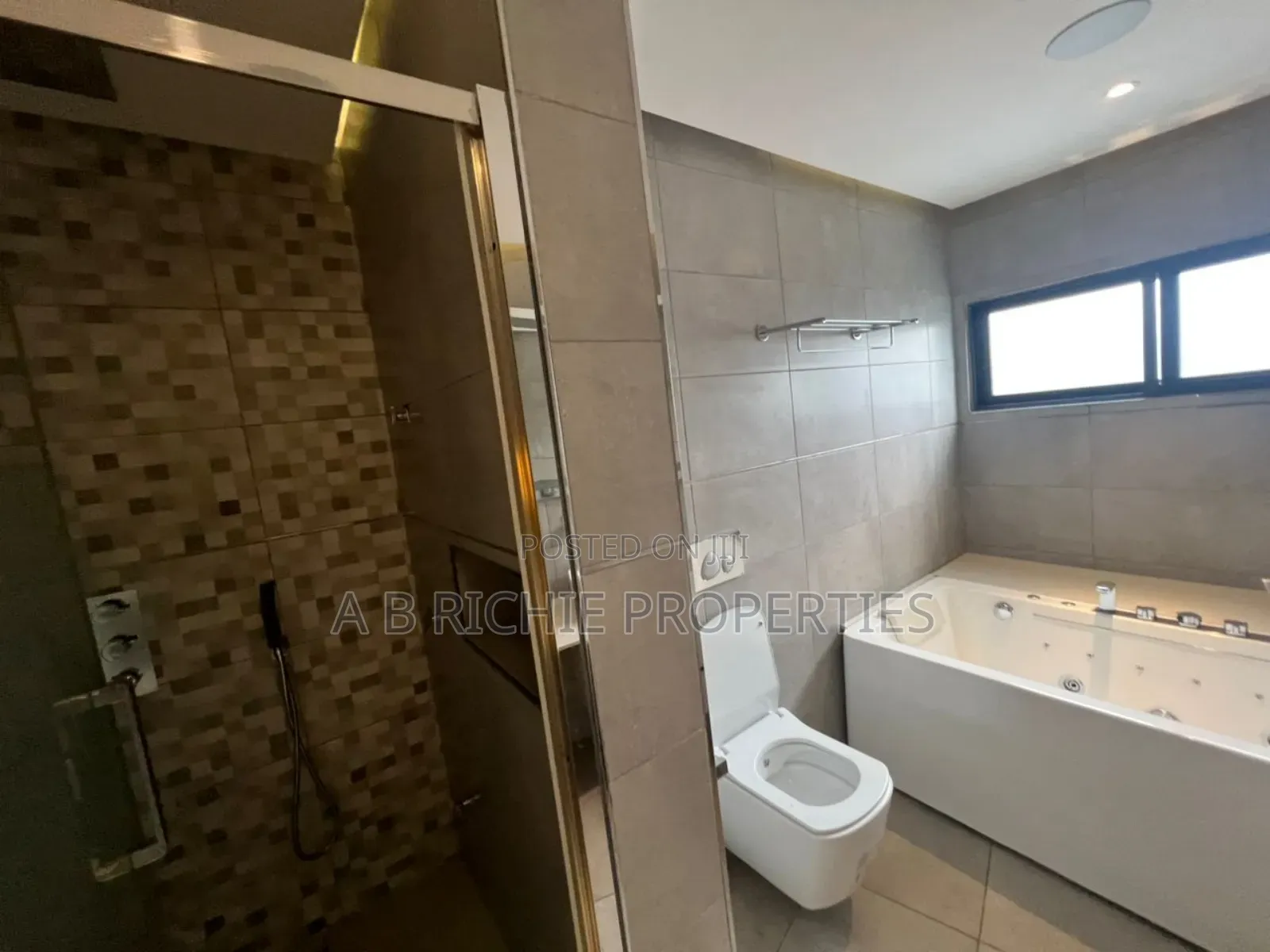 4bdrm Townhouse/Terrace in Ab Richie Properties, Cantonments for sale