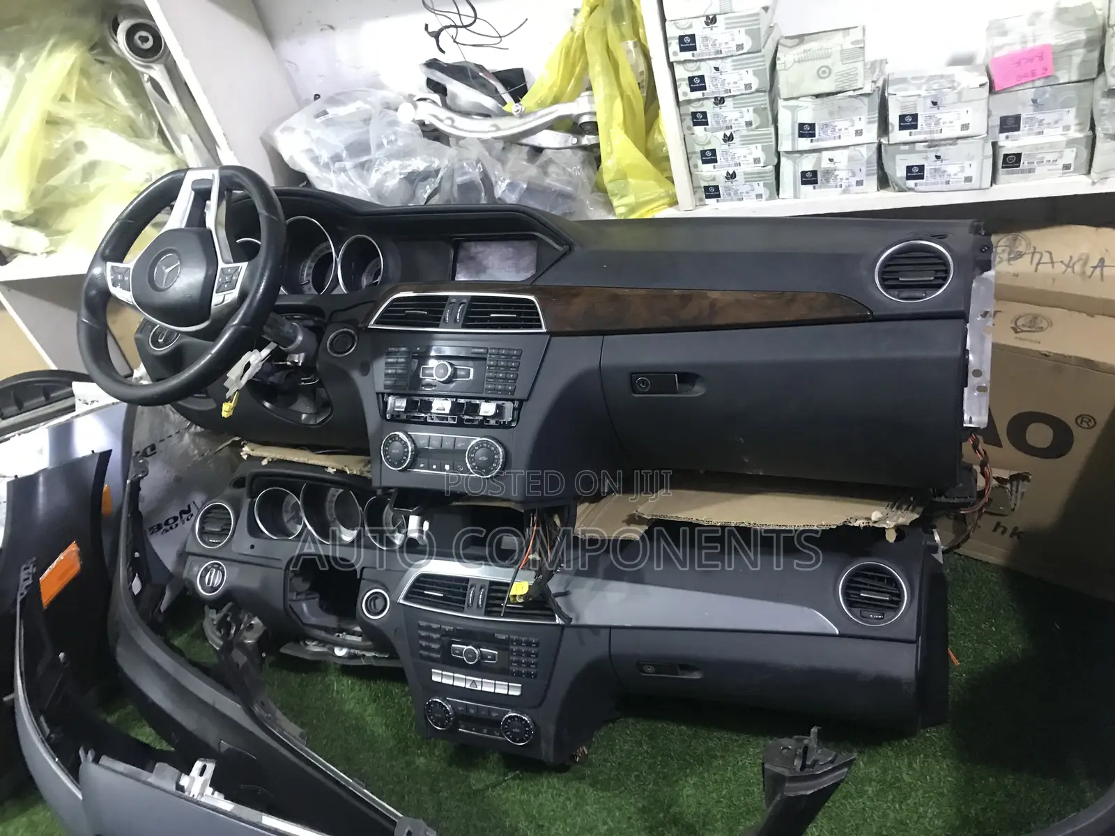 Mercedes Benz C250 (W204) Dashboard