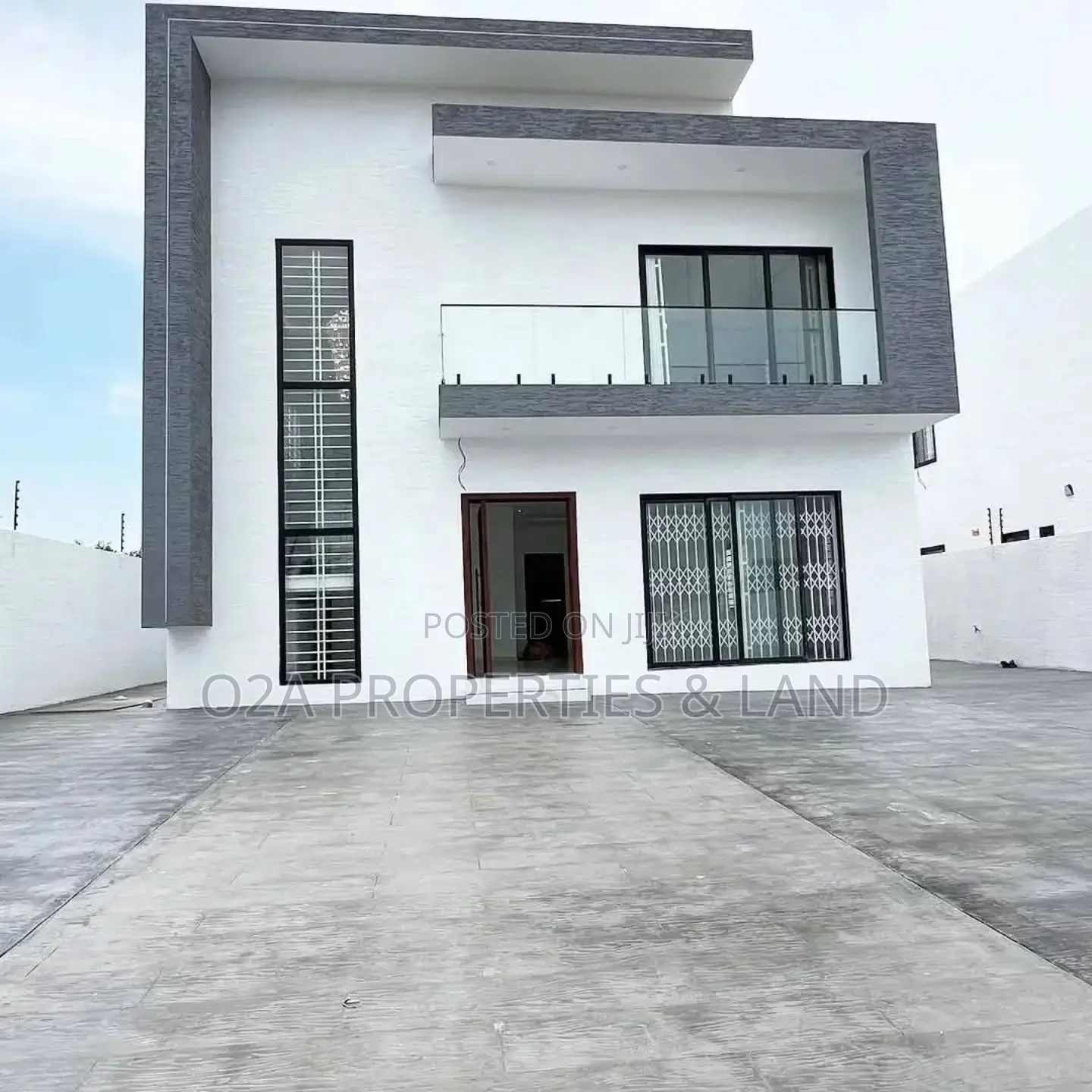 4bdrm House in Sakumono for sale