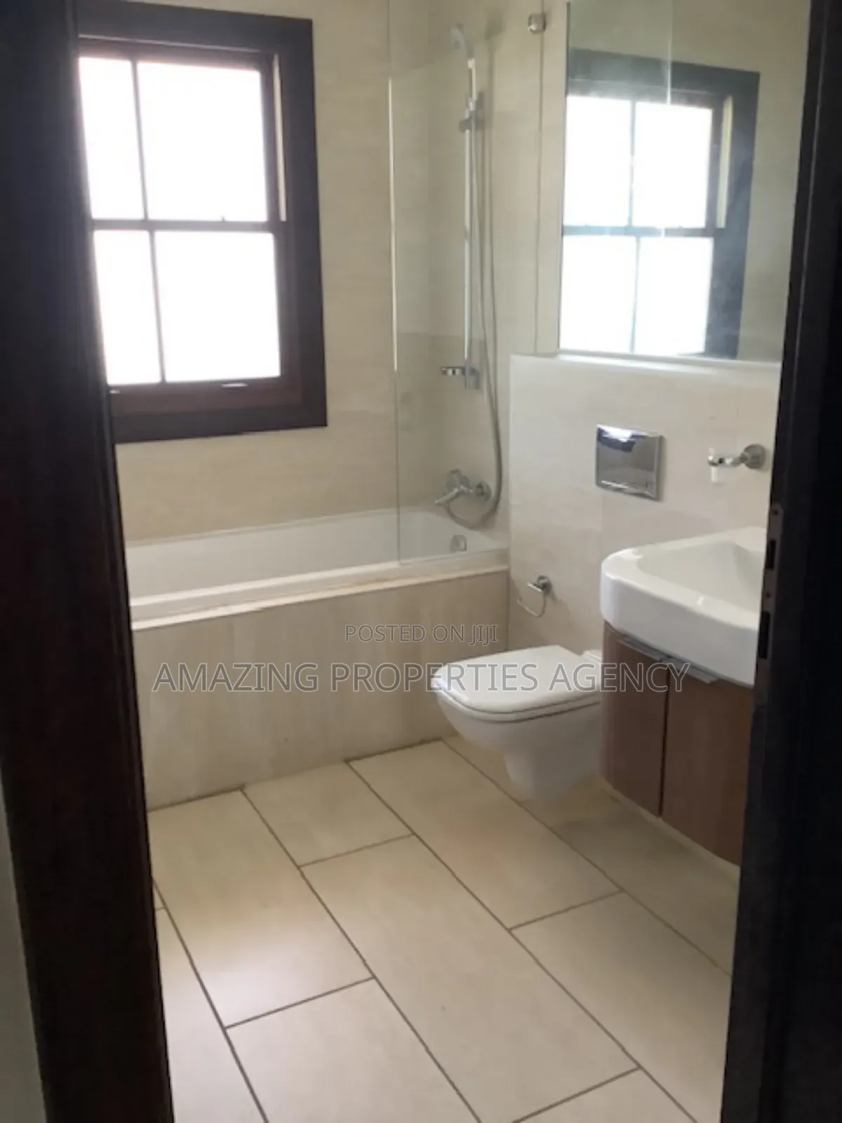5bdrm House in East Legon for sale