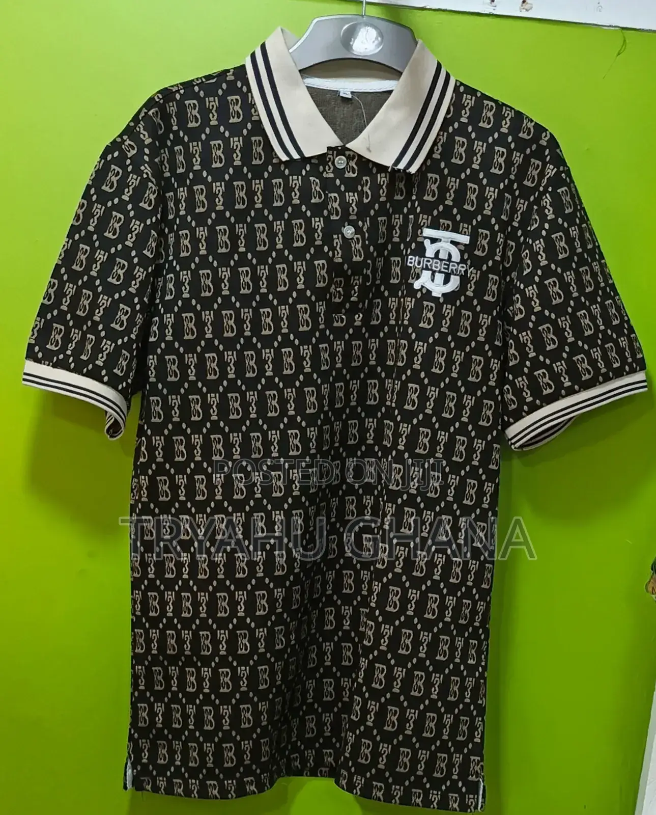 Original Burberry Round Neck T-Shirts at Tryahu for Sale