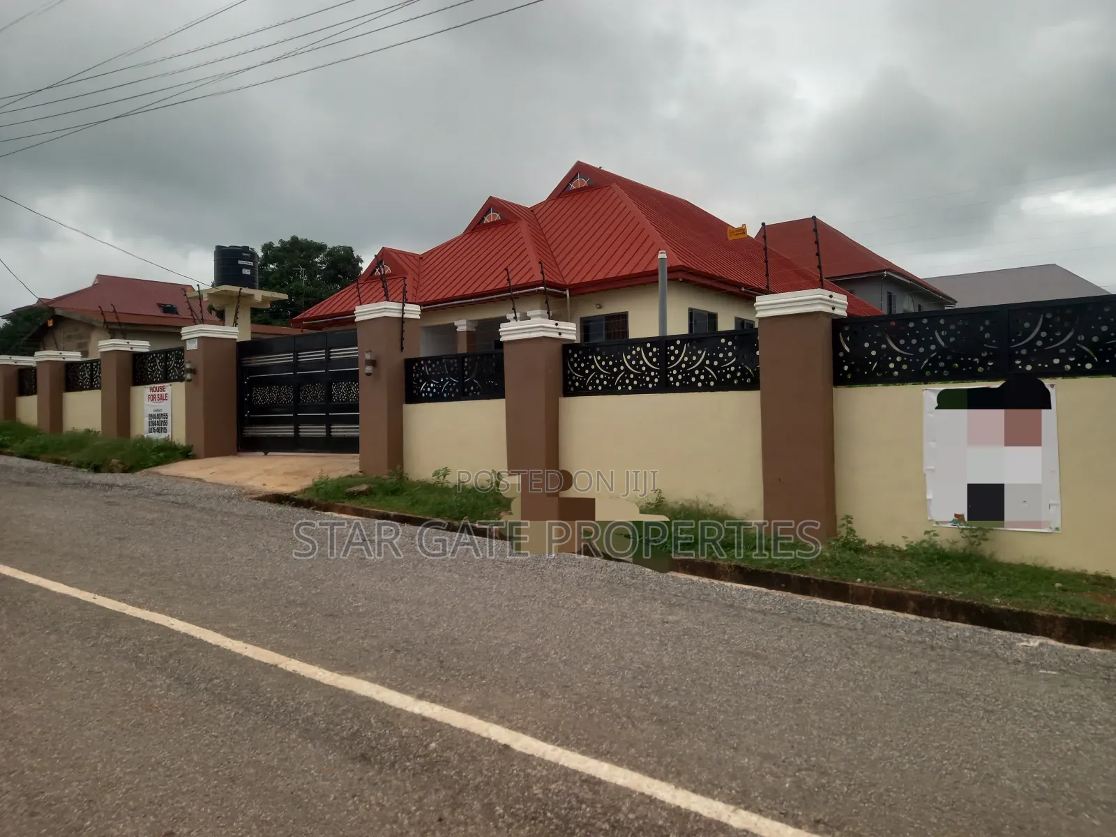 4bdrm House in Apromoase, Kumasi Metropolitan for sale