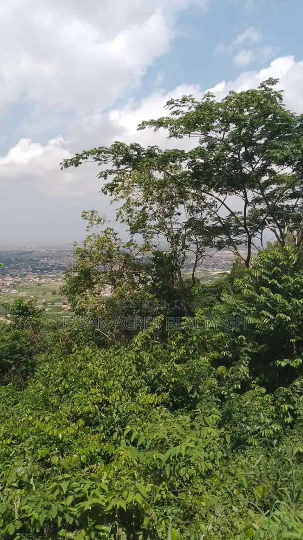 E/R - Aburi Mountain, (Peduase) _ 4 Plots (0.68 Acre) Land