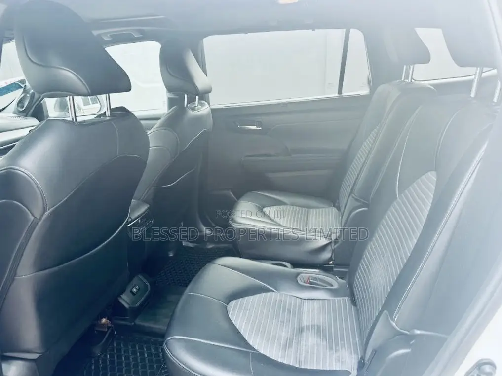 Toyota Highlander XSE 2021 White