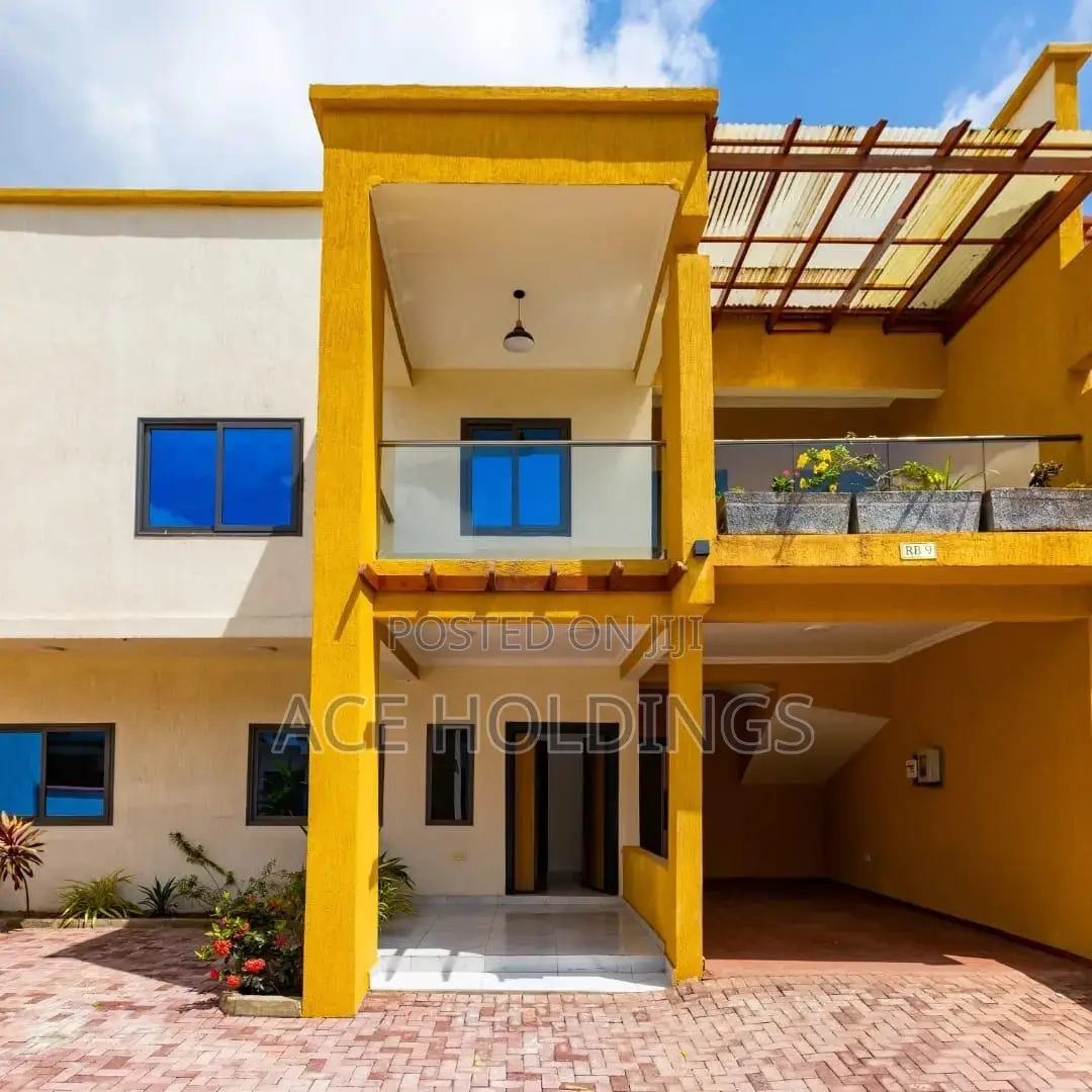 4bdrm Townhouse / Terrace in Achimota for rent