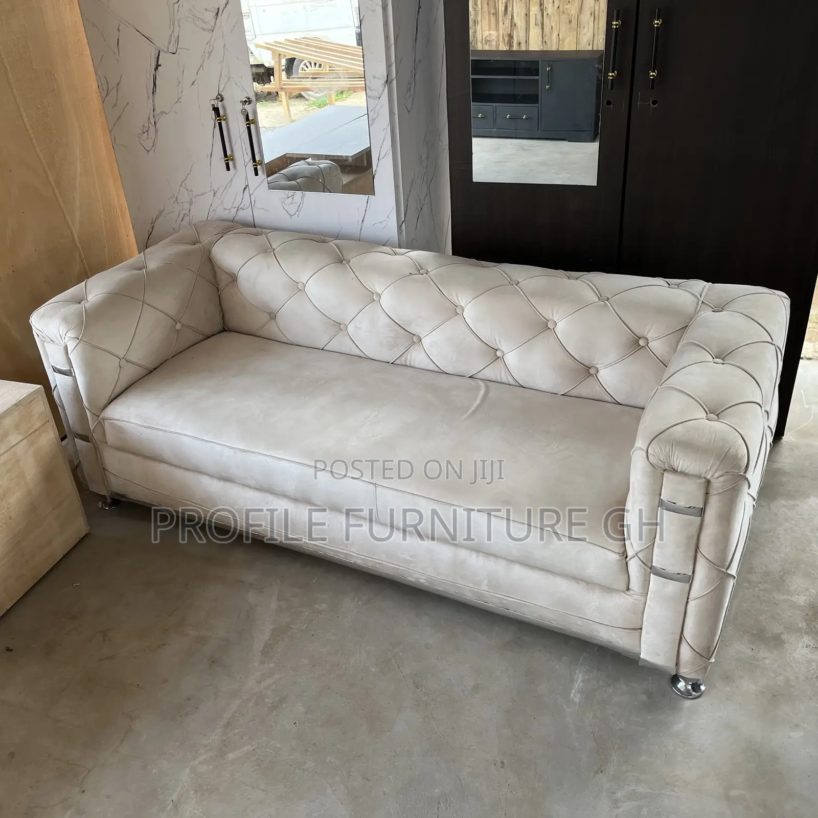 Cream Suede 3in1 Sofa// Luxurious And Durability