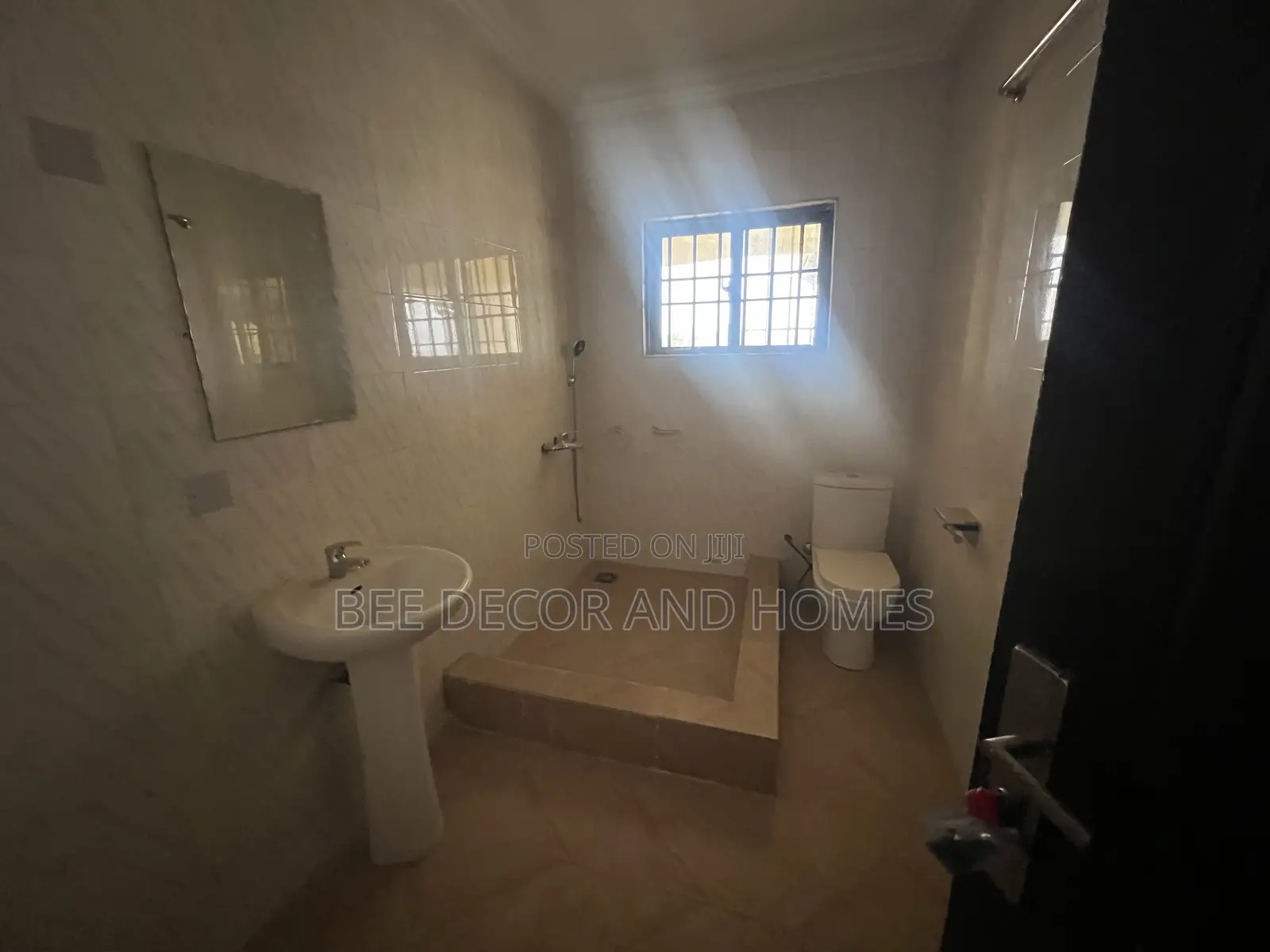 3bdrm Apartment in Bee π Decor & Homes, Old Ashomang for rent