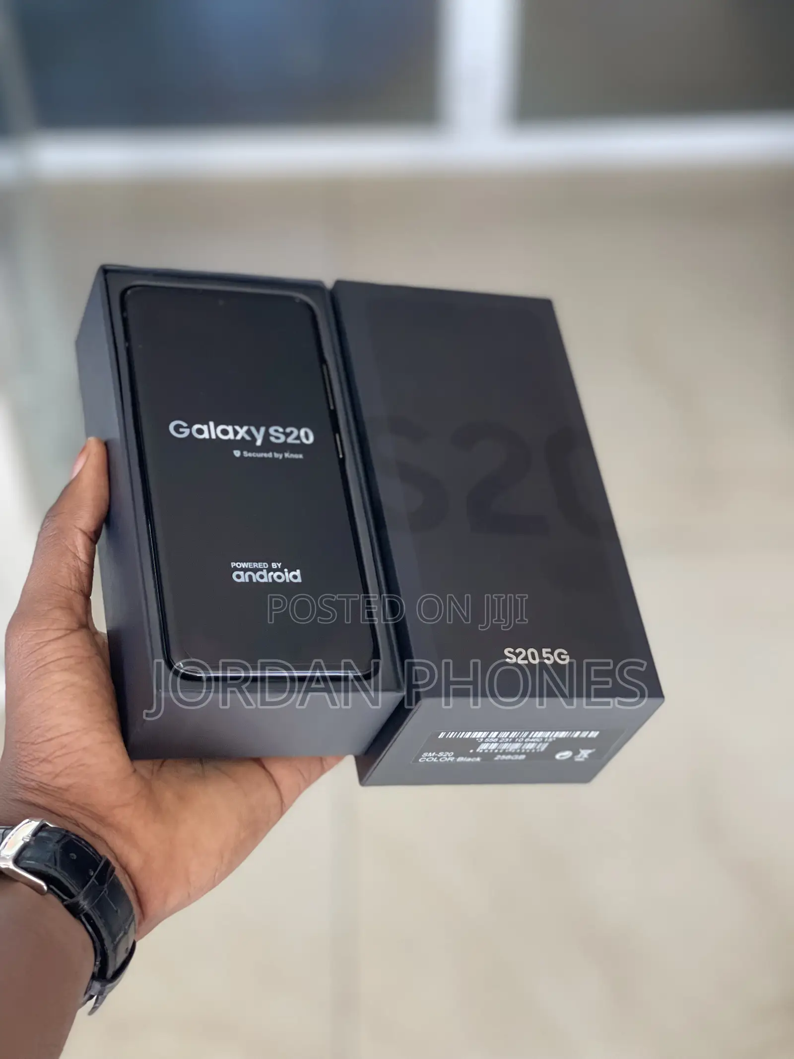 New Samsung Galaxy S20 128 GB Black