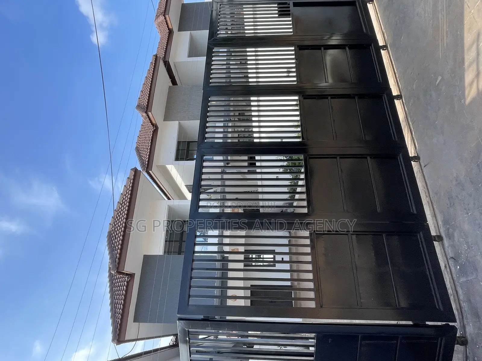 3bdrm Apartment in Batsonaa, Baatsona Total for rent