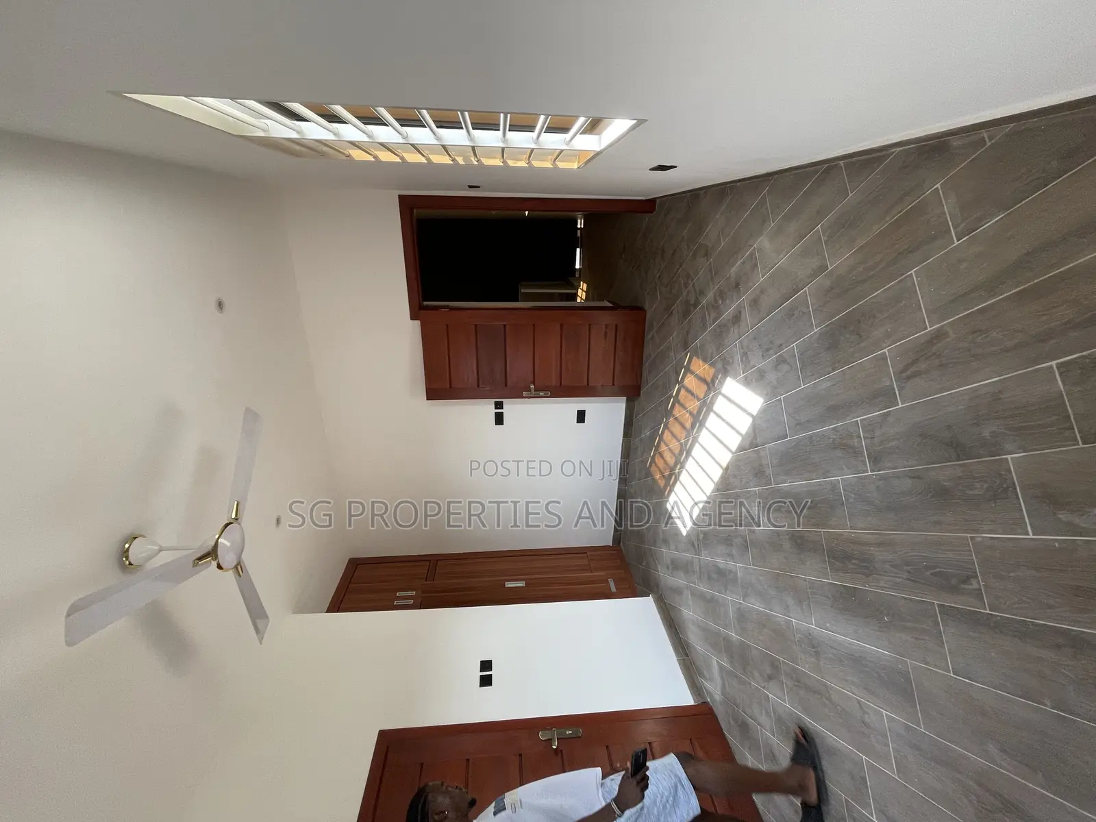 3bdrm Apartment in Batsonaa, Baatsona Total for rent