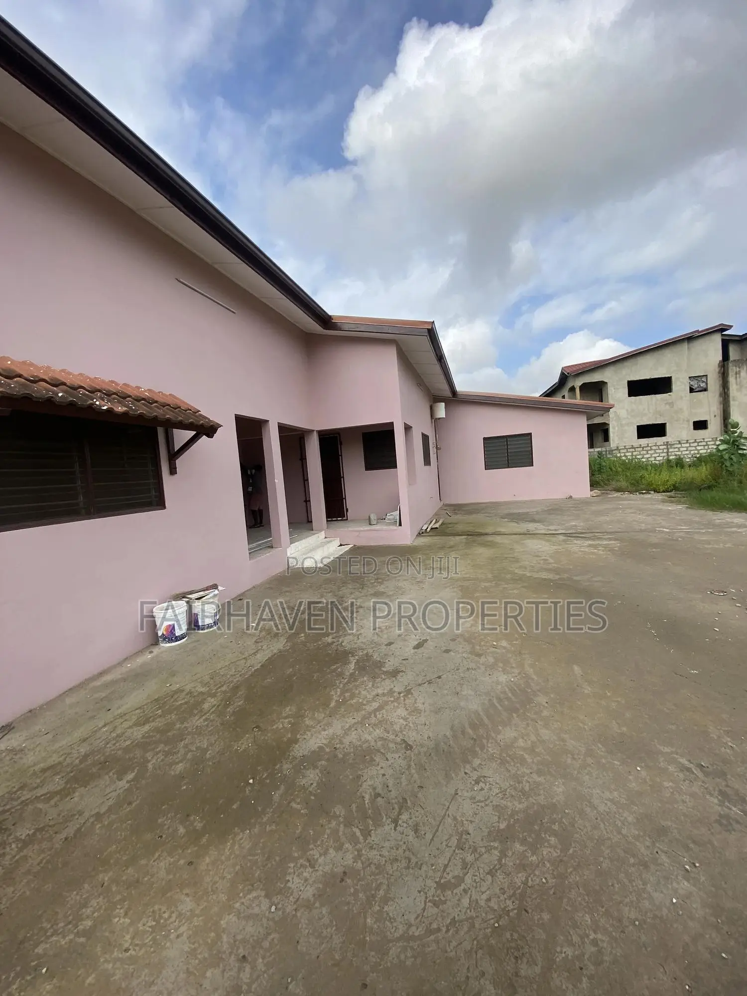 Space for Rent (5 Bedrooms) for Office, Restaurant