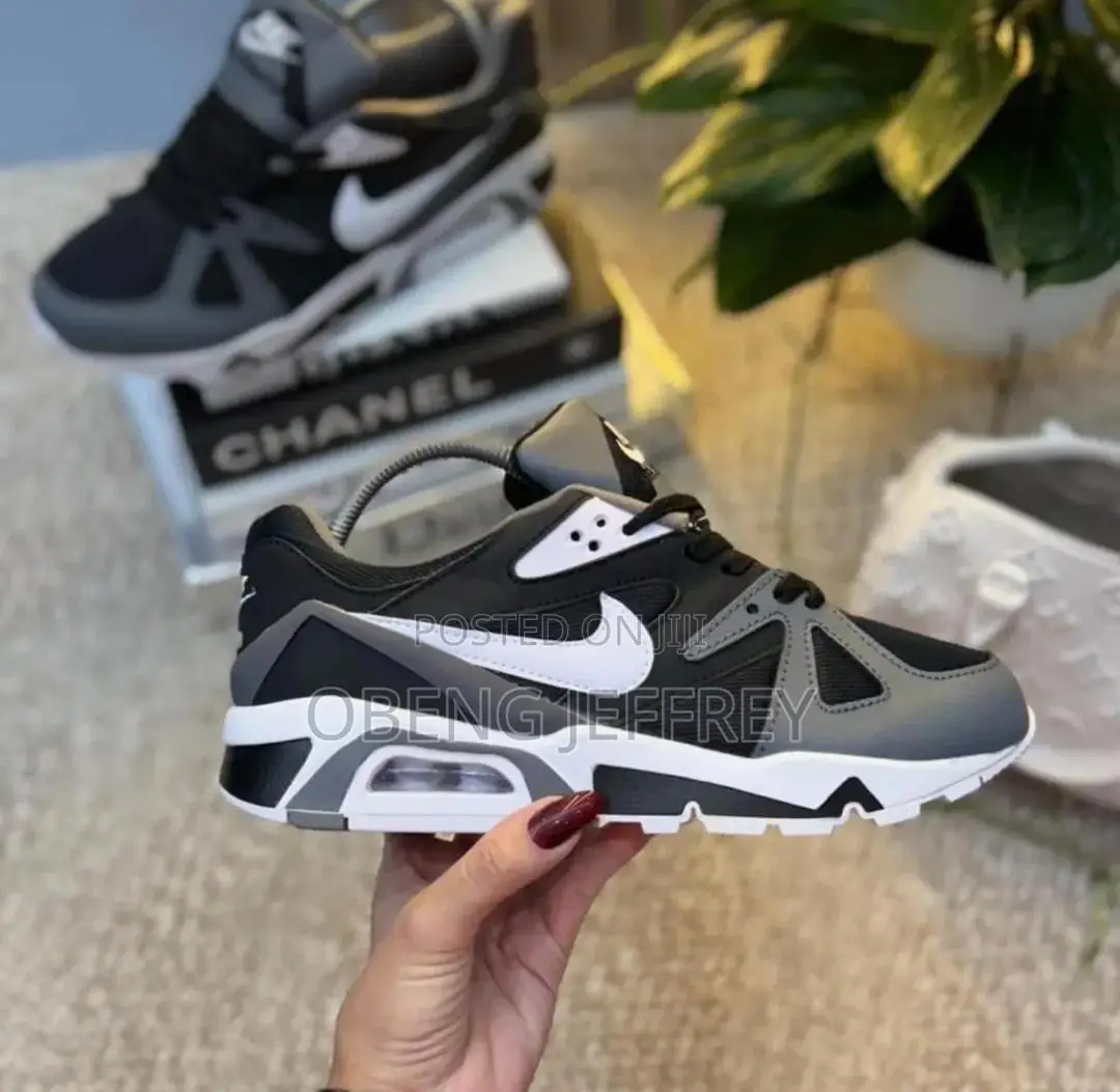 Original Nike Air Structure in Colours