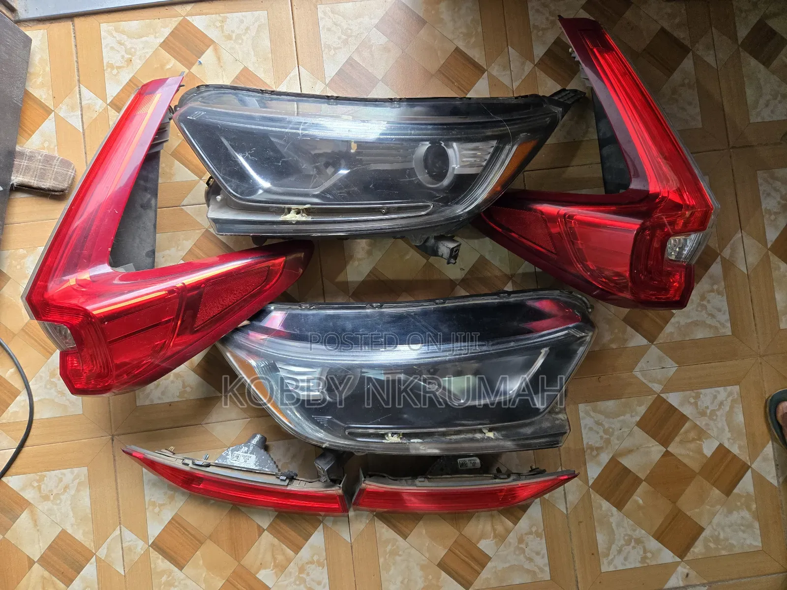Honda CRV Tail Lights Pair