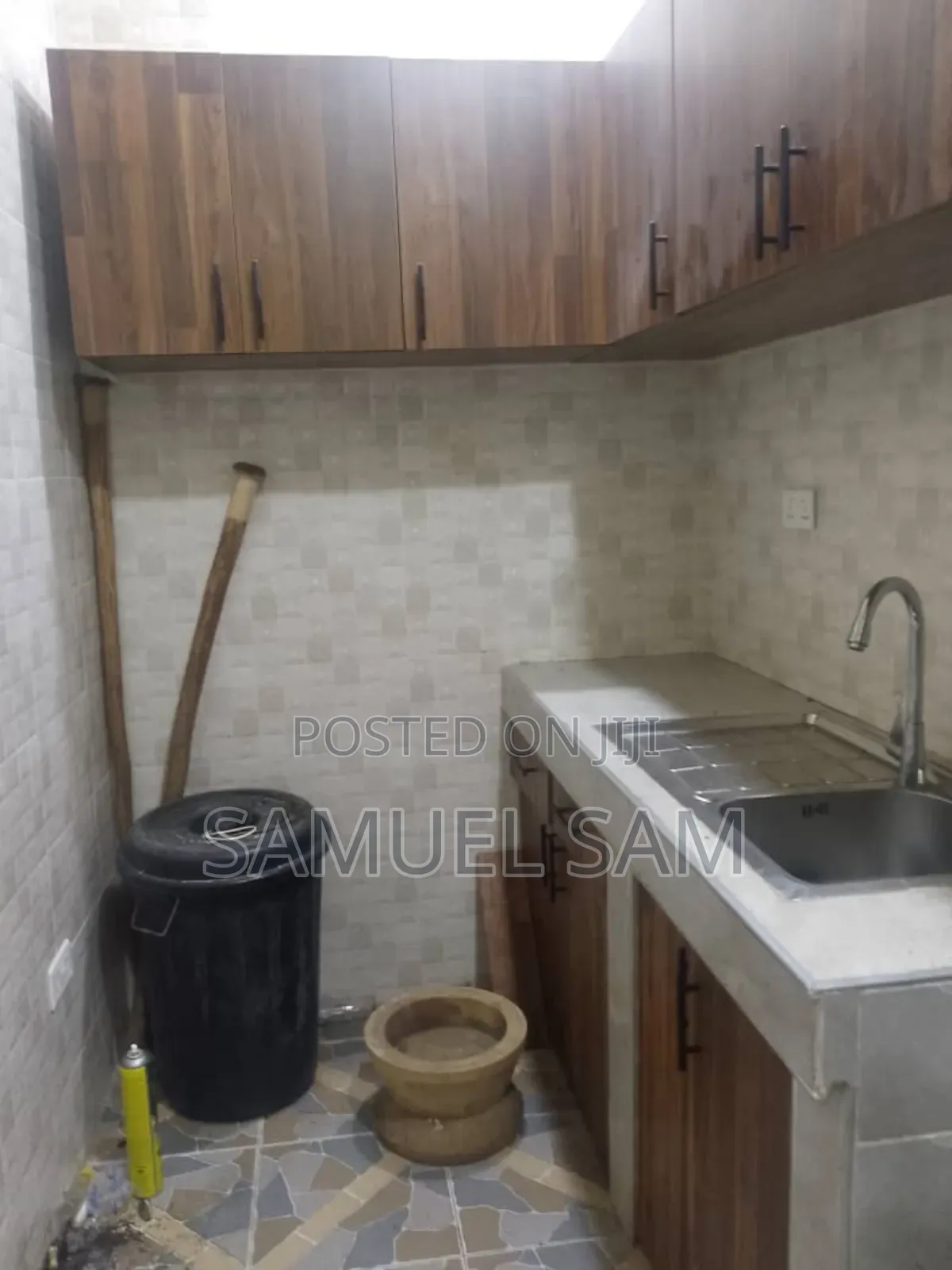2bdrm Apartment in Com.8, Tema Metropolitan for rent