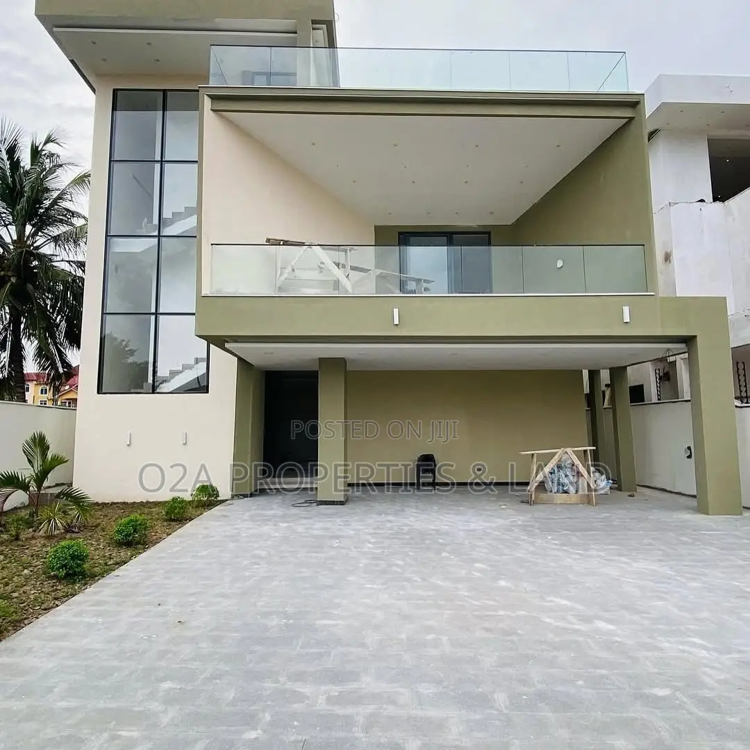 5bdrm House in Cantonment, Acquinas for sale