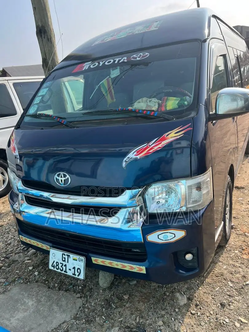 Toyota HiAce 2010 Blue