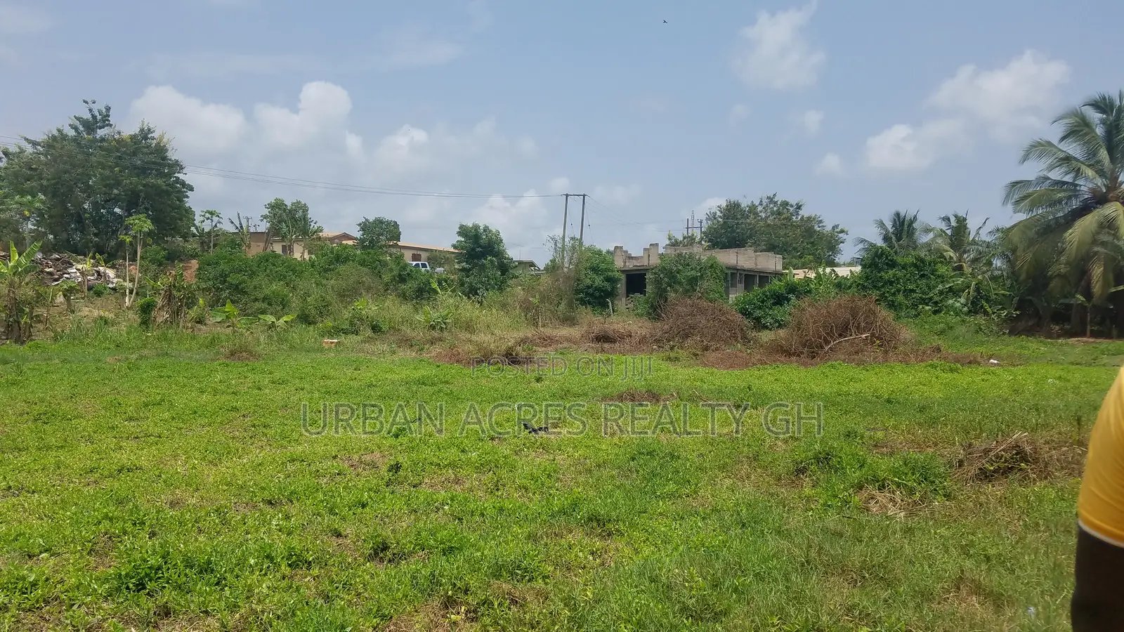 Gt/Accra - Amasaman, (Ayikai Doblo) _ 1 Plot (70'x100') Land