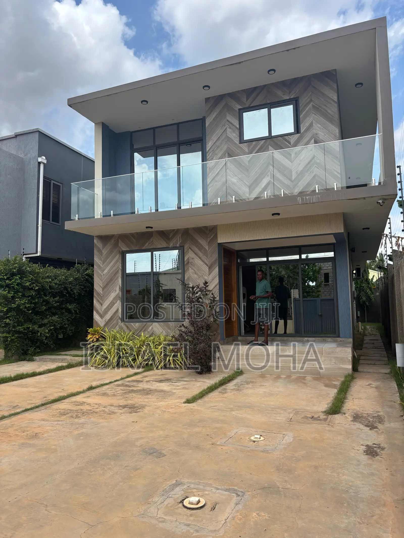 4bdrm Duplex in Oyarifa for Sale