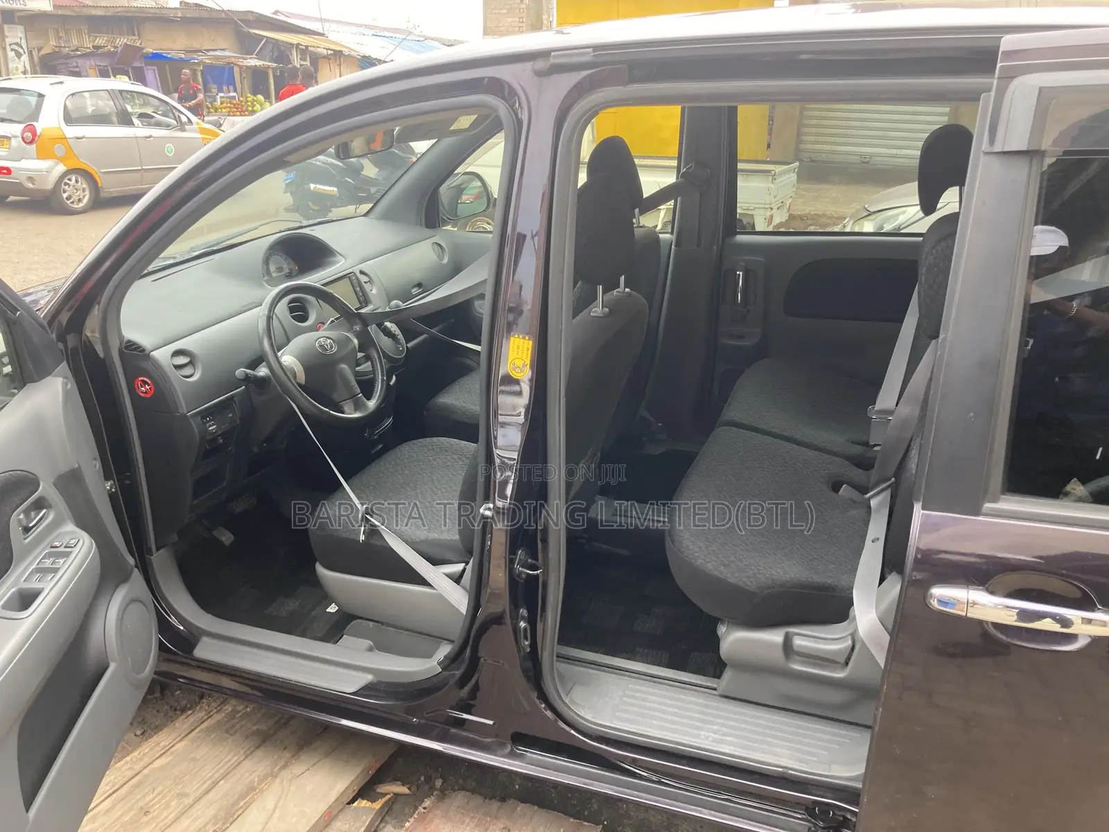 Toyota Sienta 1.5 AWD 2012 Burgundy