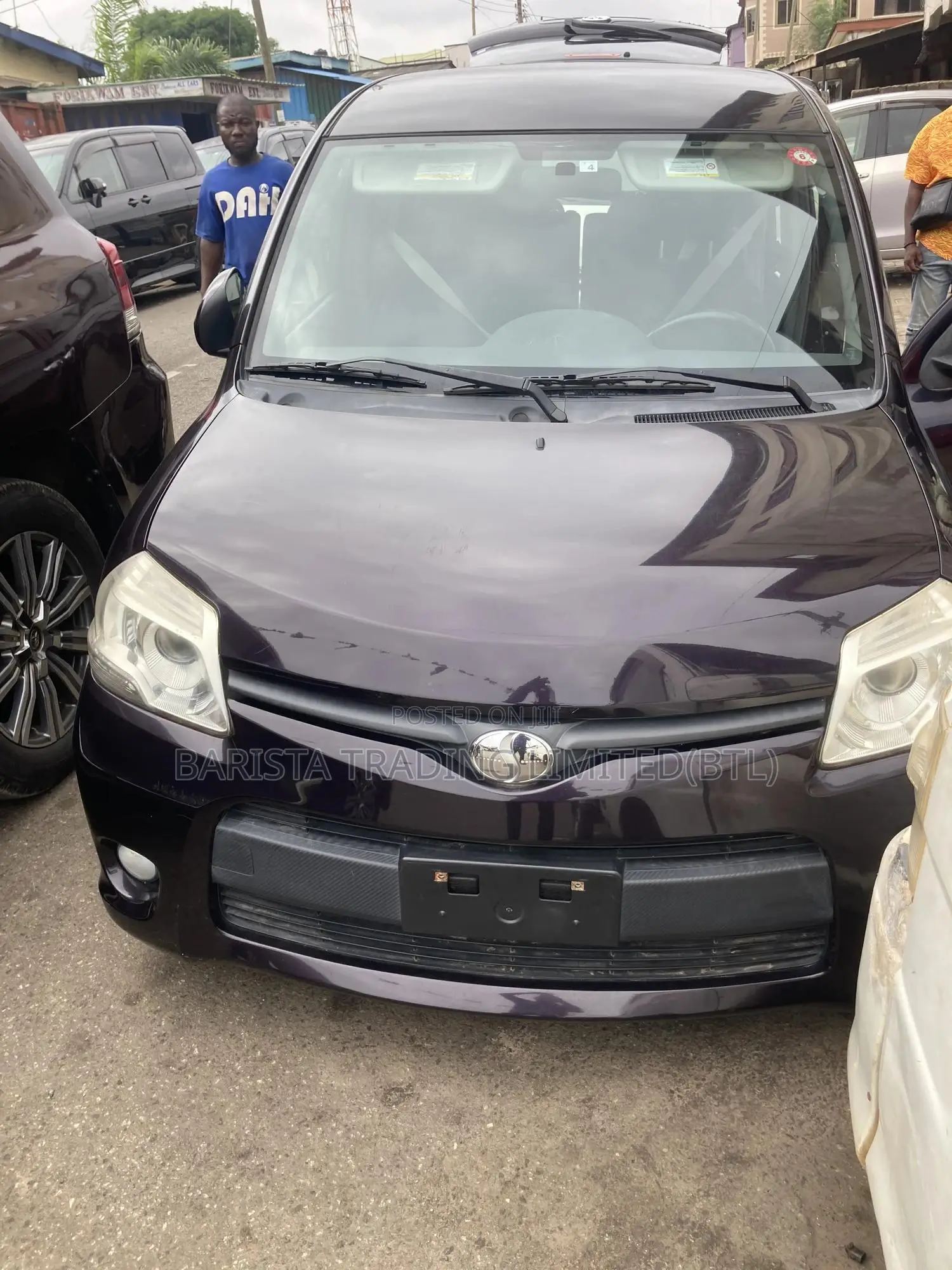 Toyota Sienta 1.5 AWD 2012 Burgundy