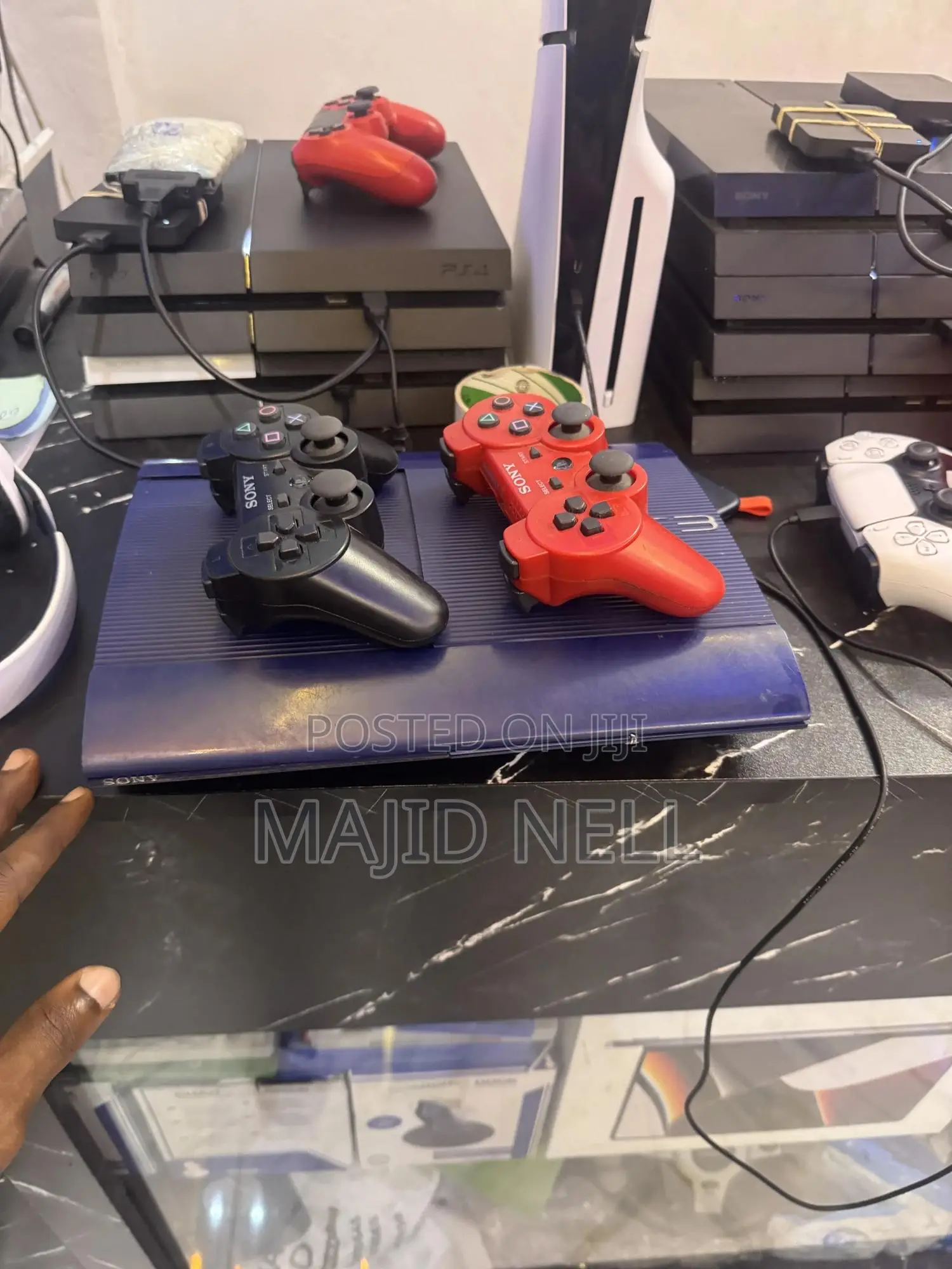 Playstation 3 Super Slim – 250gb + 10 Games + 2 Controllers