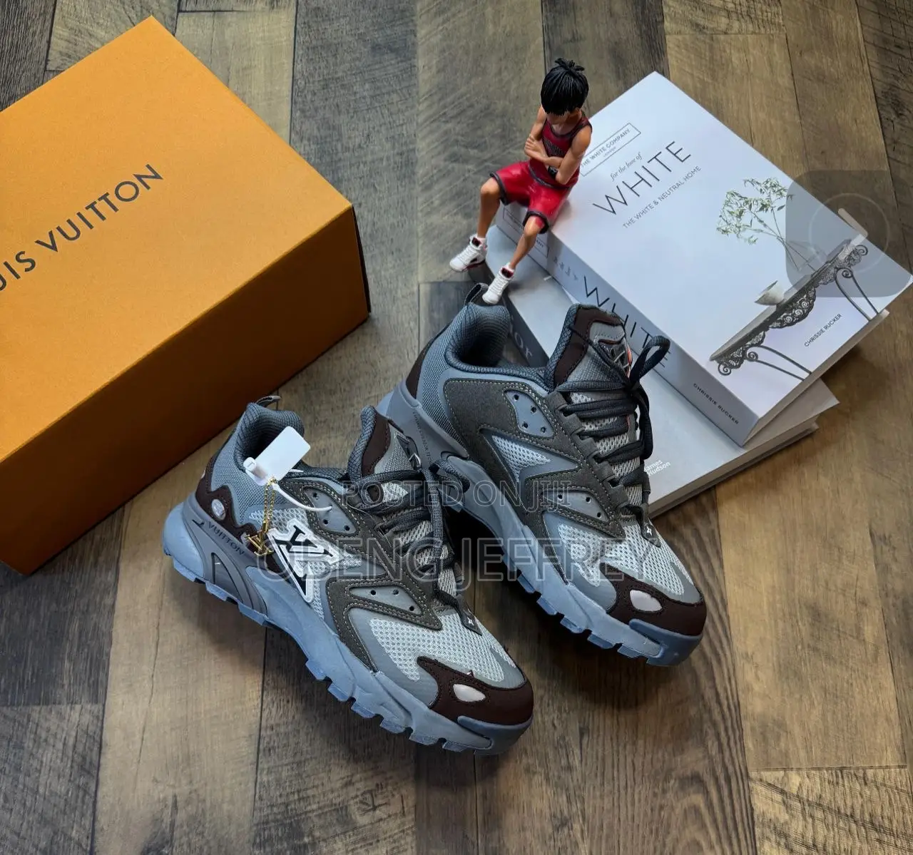 Original Louis Vuitton Runner in Colours