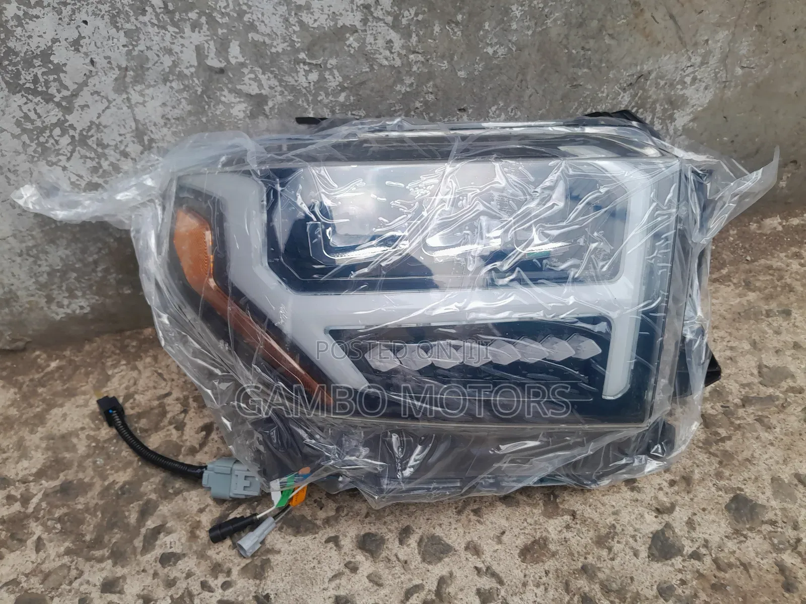 Toyota Tundra 2016 Headlight