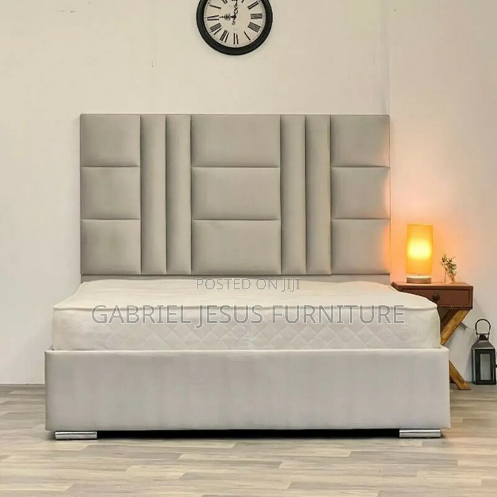 Classic Bed With Mattress