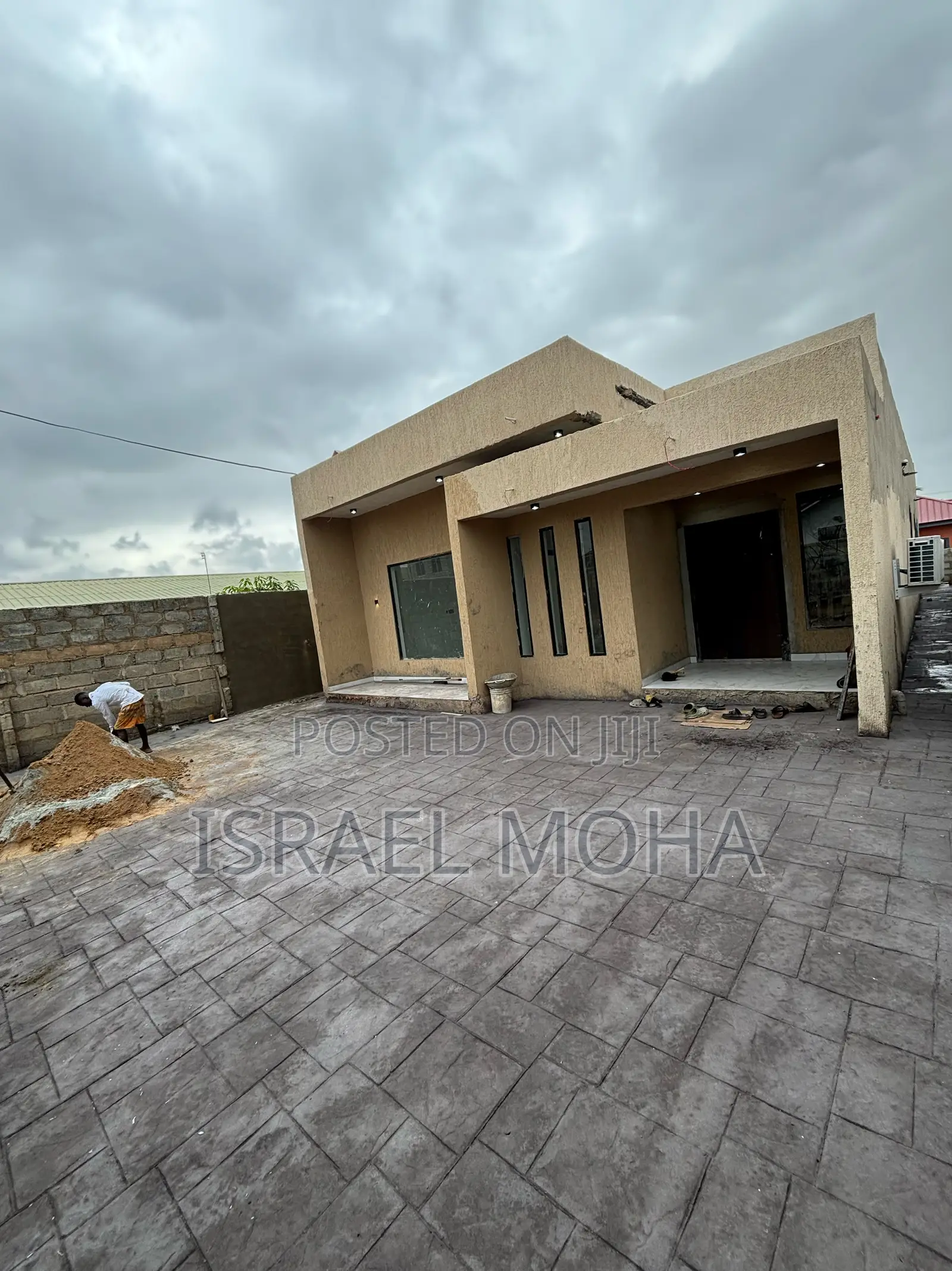 Executive Three Bedroom Available at Lakeside for Sale