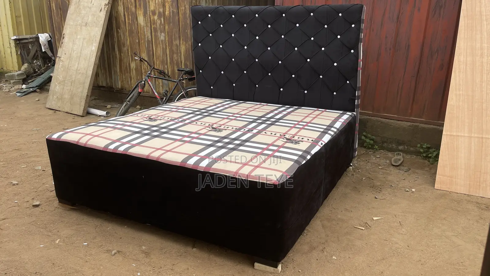 Unique Inbuilt Queen Size Bed