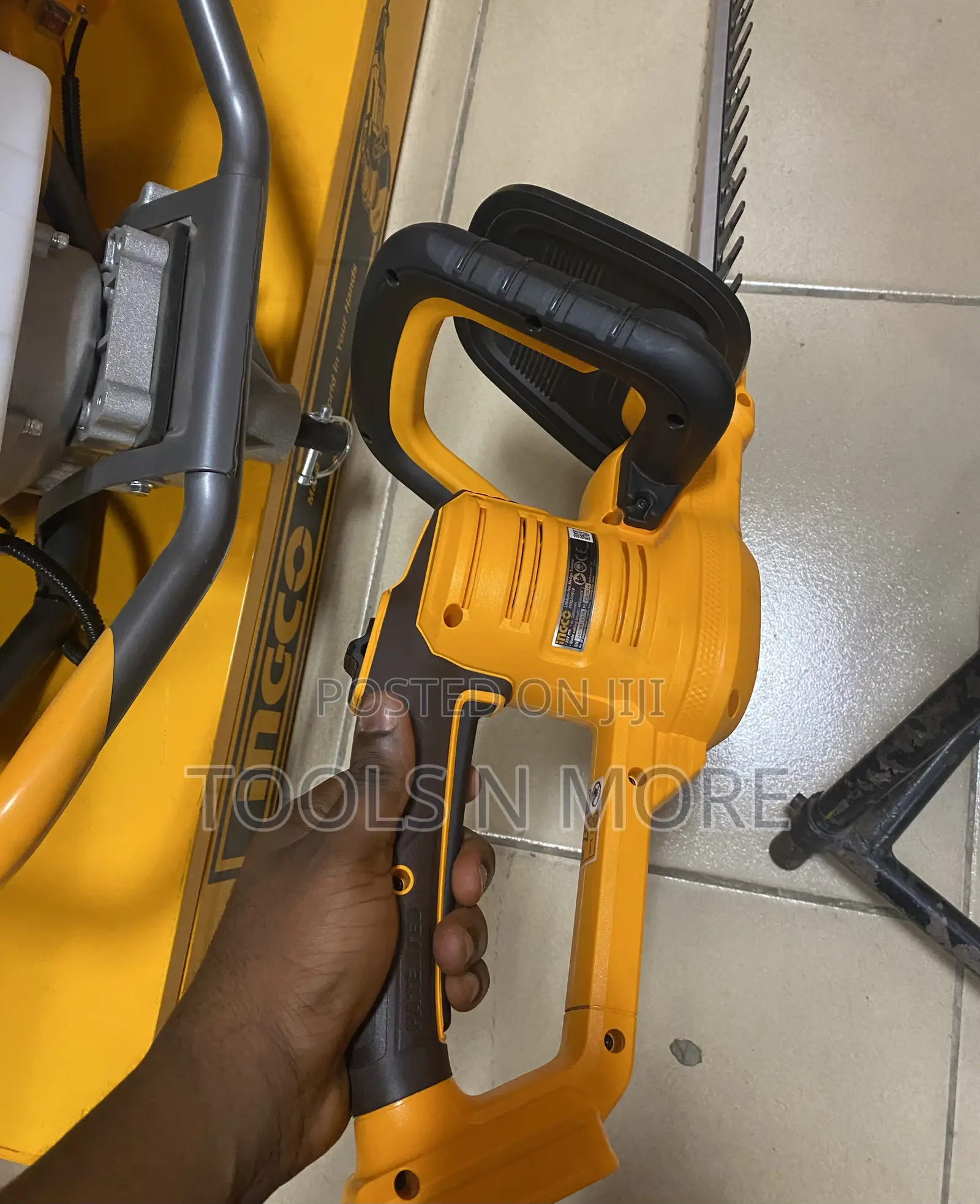 Ingco Cordless Hedge Trimmer (With 1 4.0ah Battery N Charger