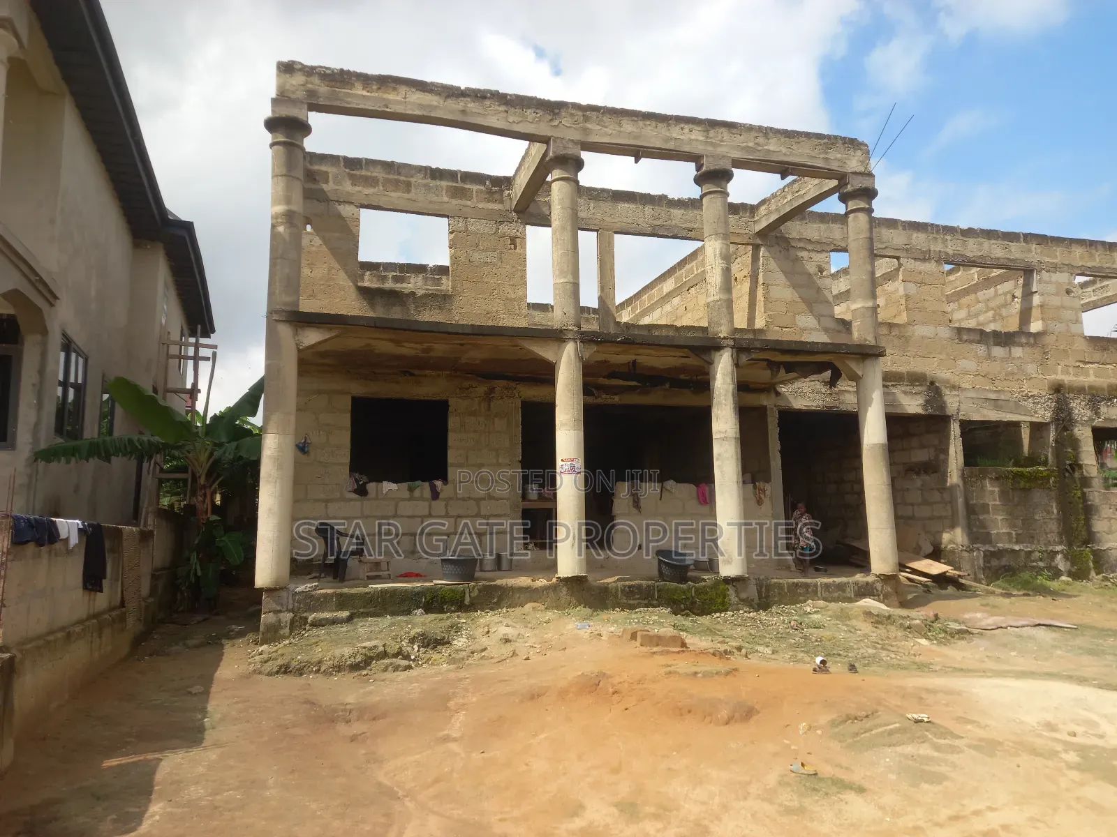 12 Bedrooms House for Sale at Kenyasi Truba