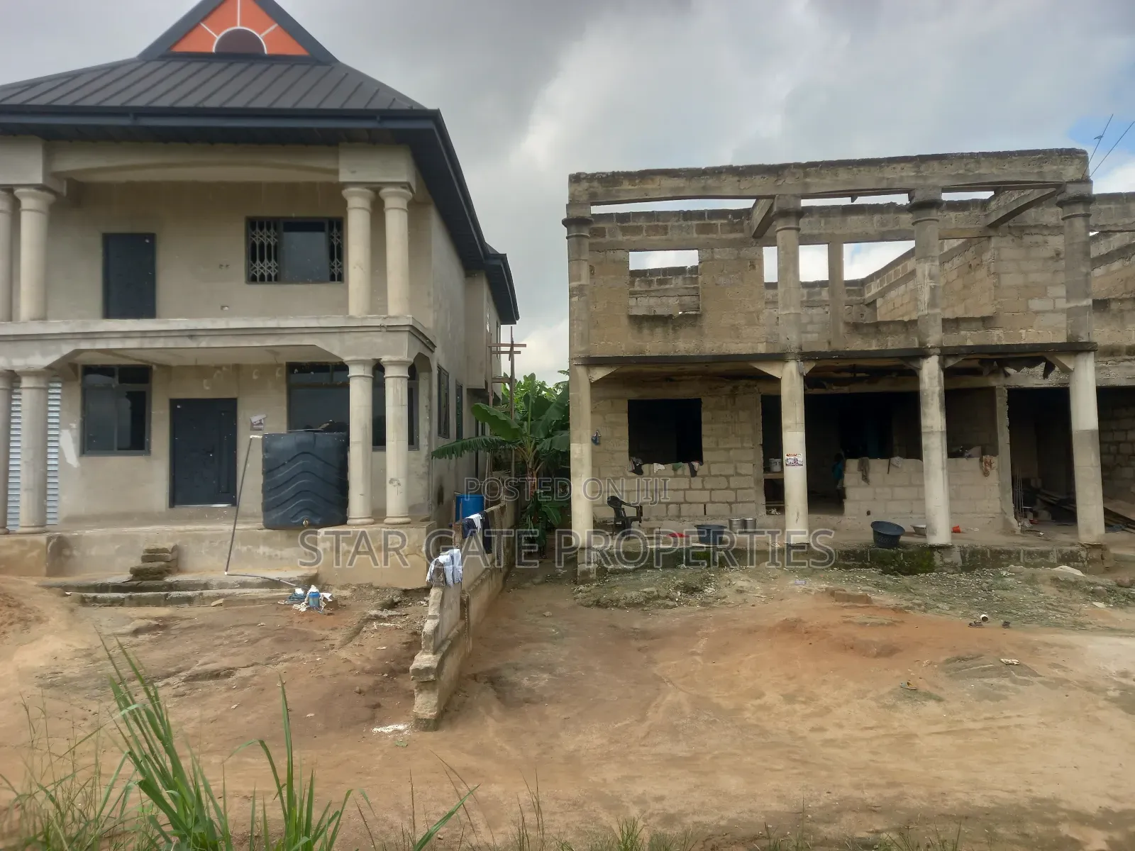 12 Bedrooms House for Sale at Kenyasi Truba